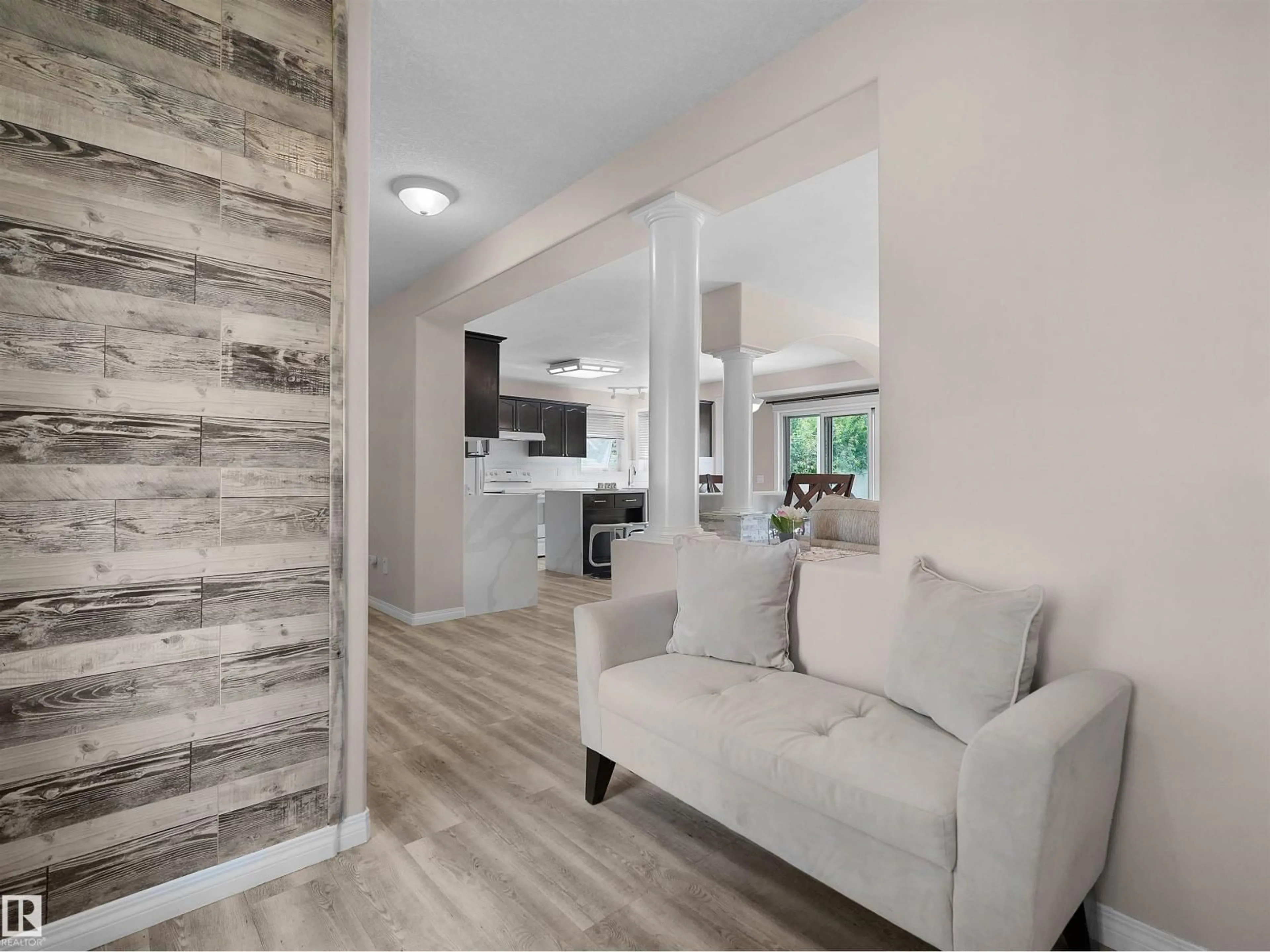 Indoor entryway for 614 LAYTON CT, Edmonton Alberta T6R2S9