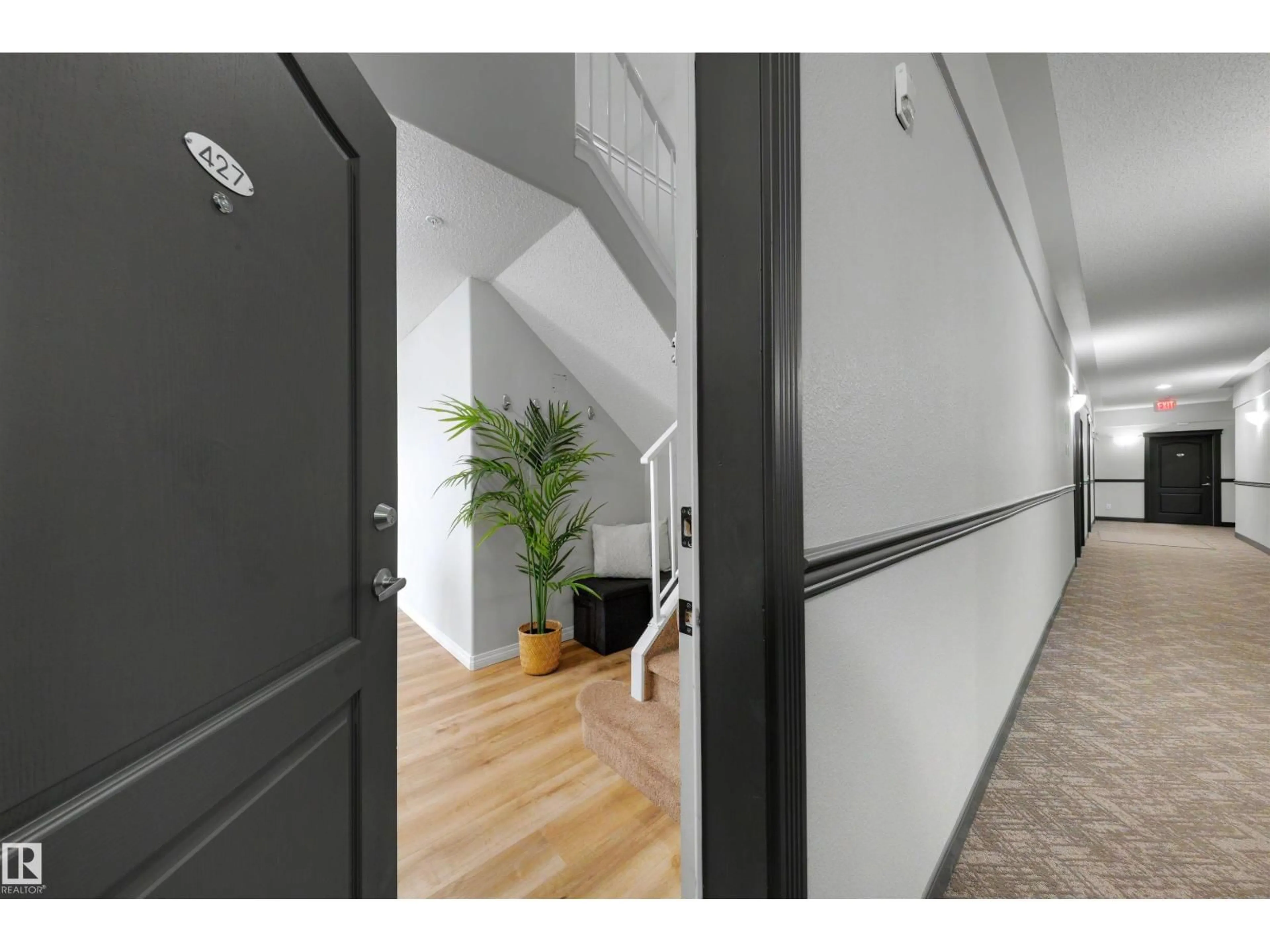 Indoor foyer for 427 - 3425 19 ST, Edmonton Alberta T6T2B5
