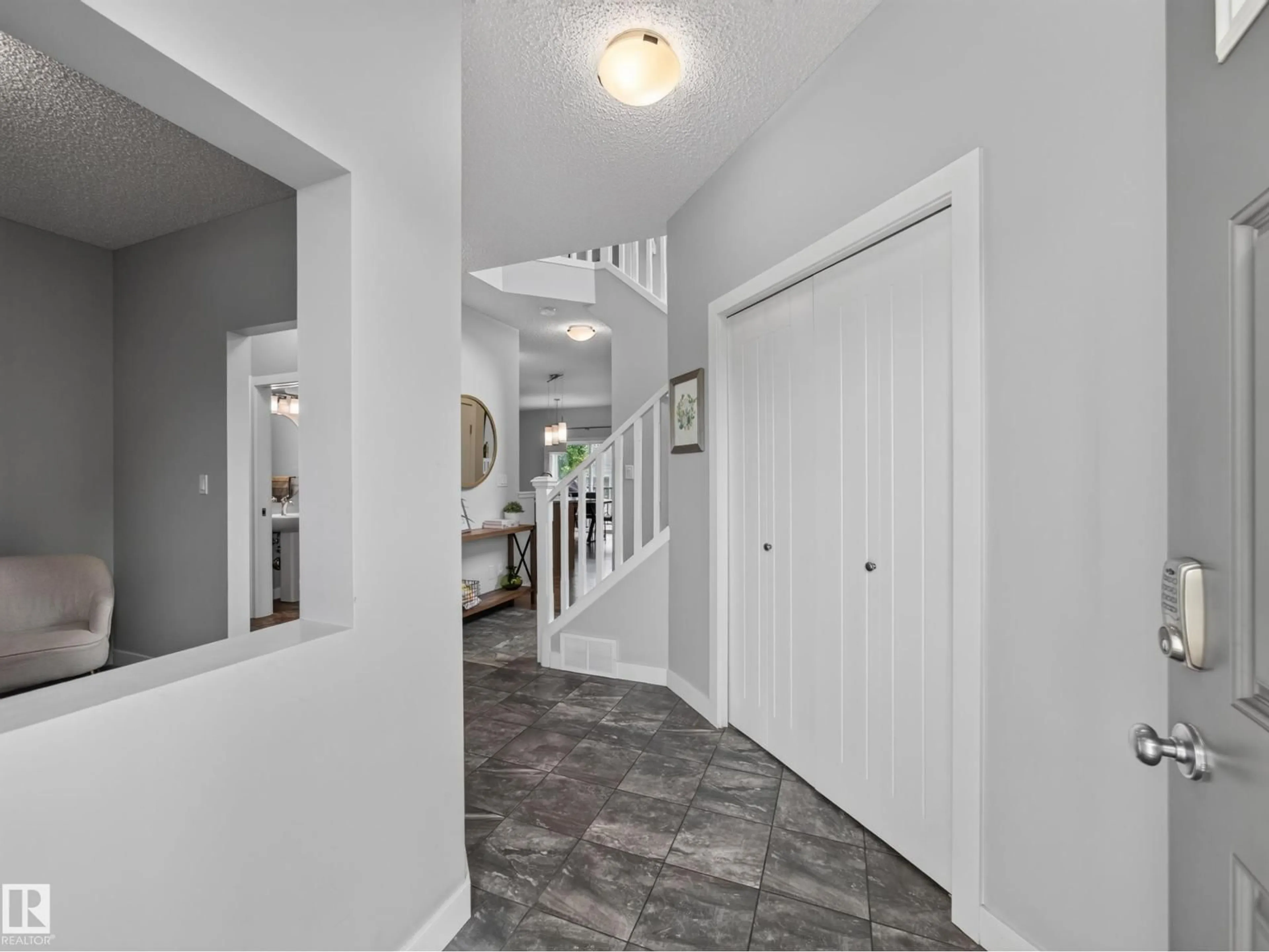 Indoor entryway for 6504 48 AV, Beaumont Alberta T4X0W5