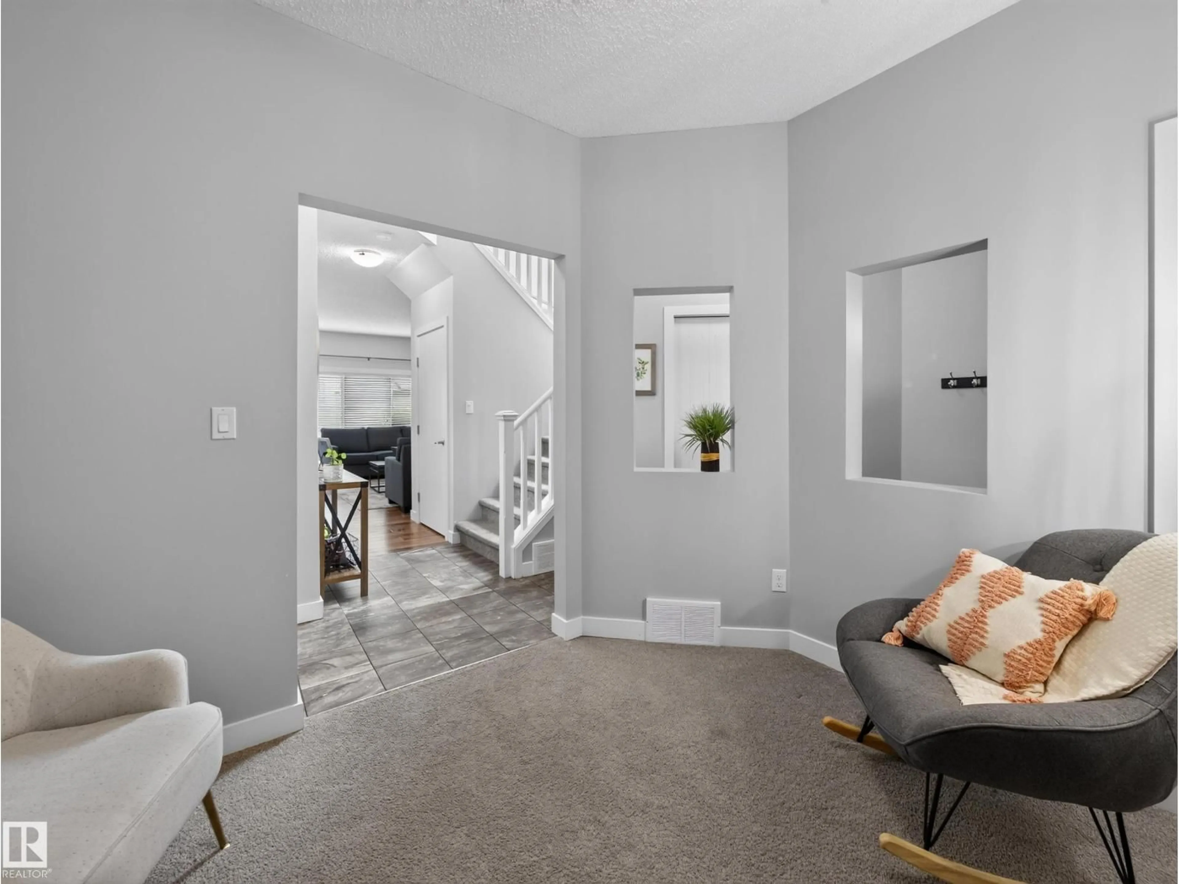 Indoor entryway for 6504 48 AV, Beaumont Alberta T4X0W5
