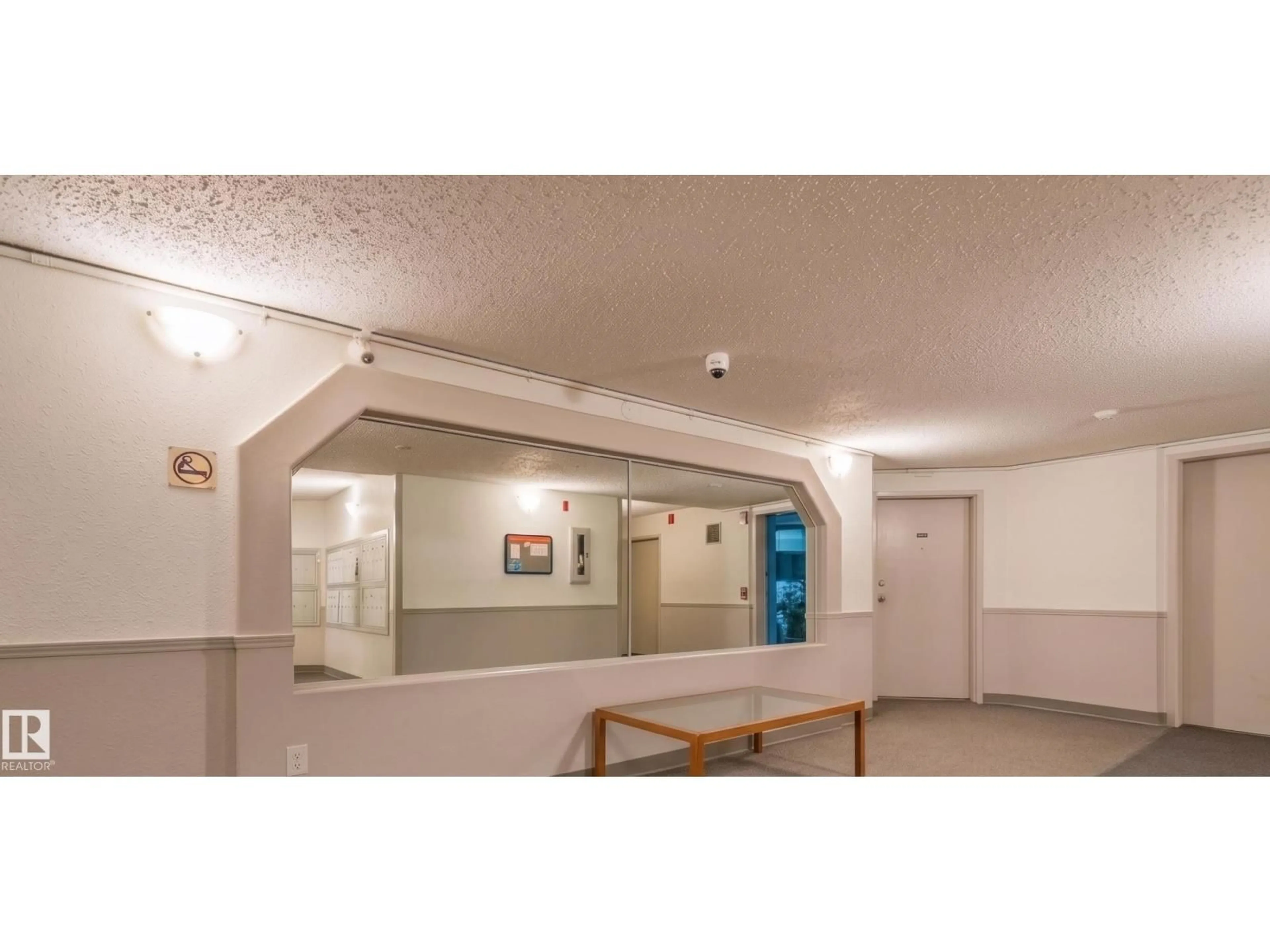 Indoor foyer for #104 - 17109 67 AV, Edmonton Alberta T5T6E6