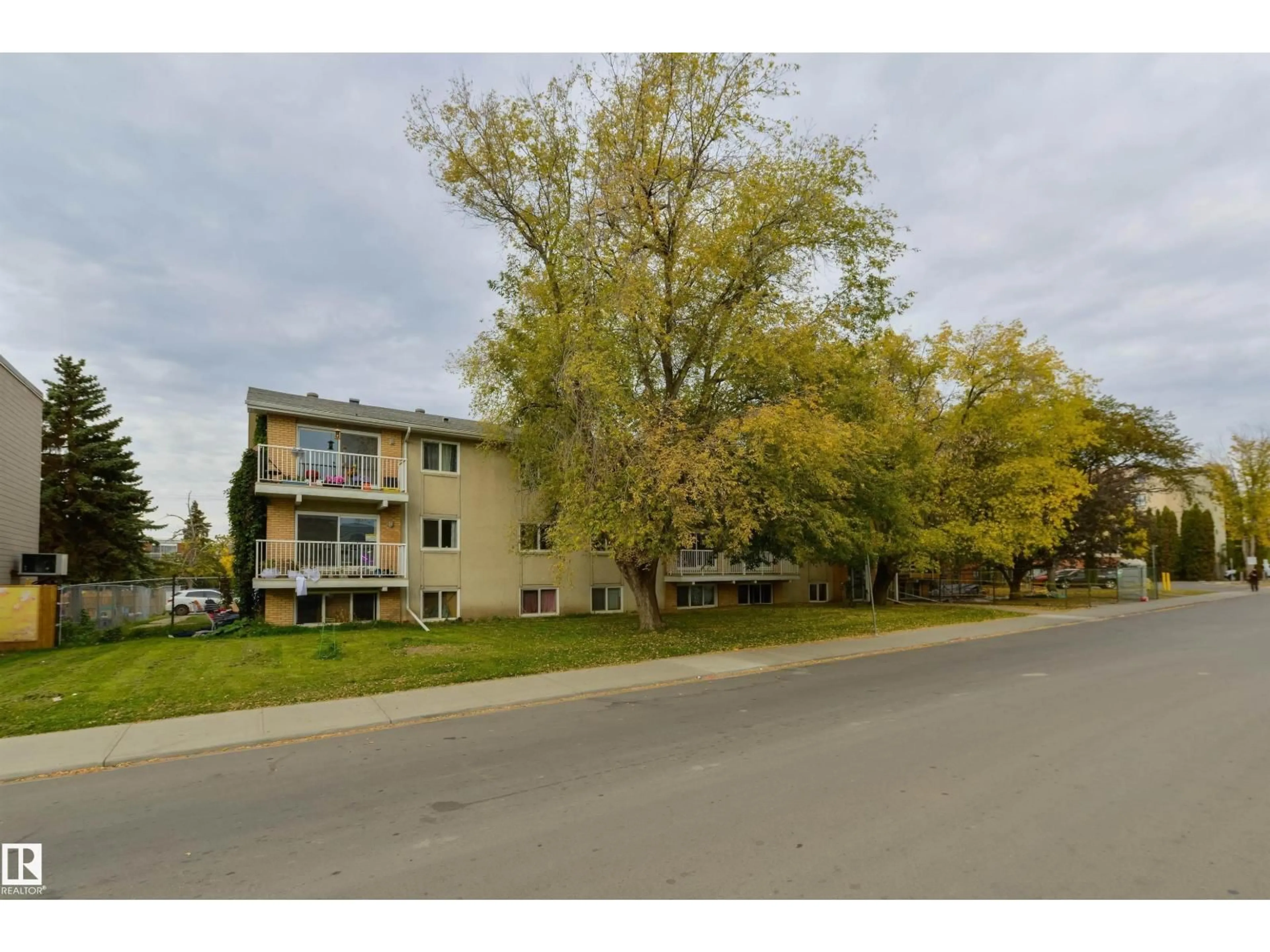 Unknown for 205 - 10140 151 ST, Edmonton Alberta T5P1T4