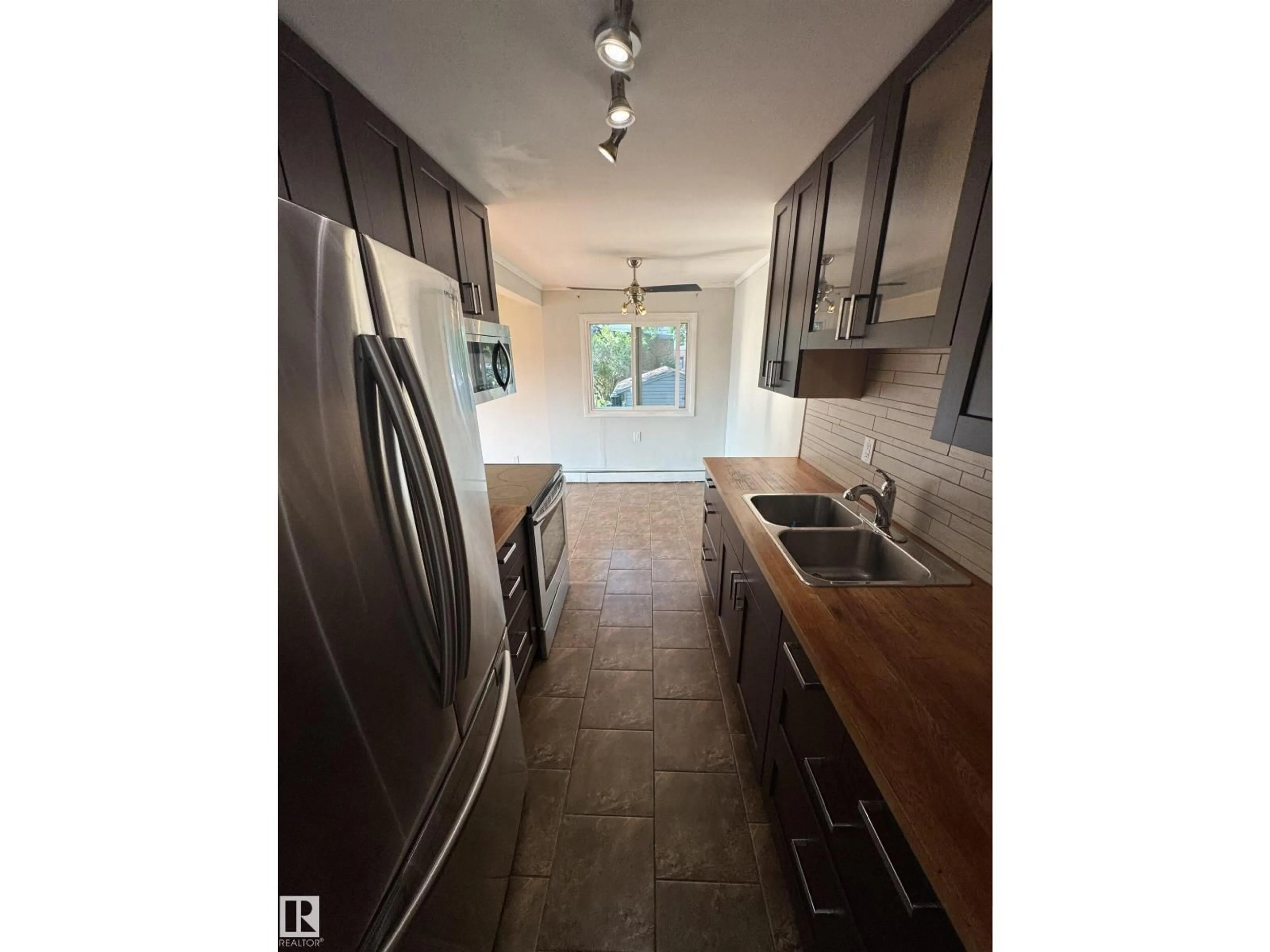 Standard kitchen, unknown for 205 - 10140 151 ST, Edmonton Alberta T5P1T4