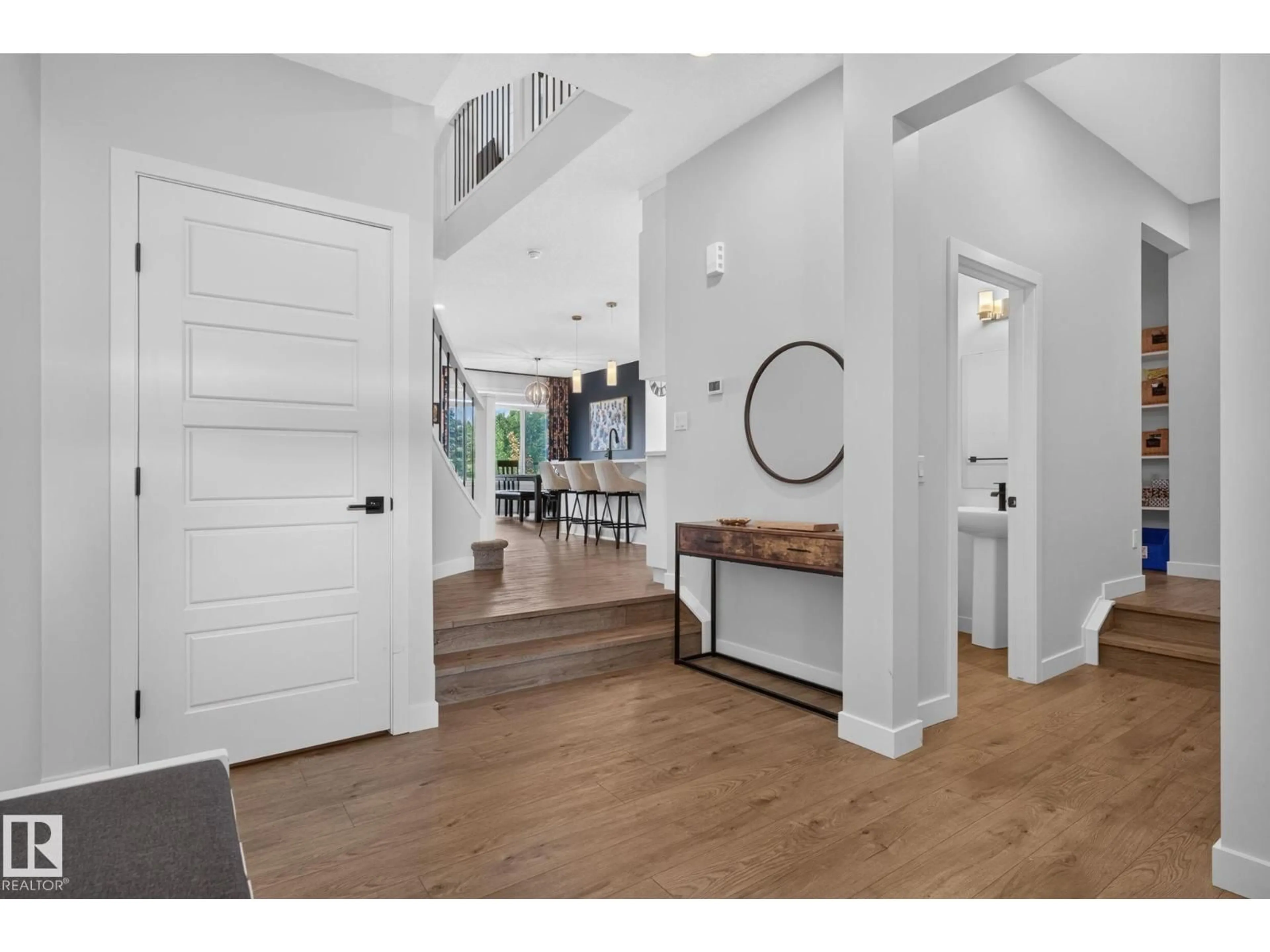 Indoor entryway for 1461 GOODSPEED LN, Edmonton Alberta T5T0W2