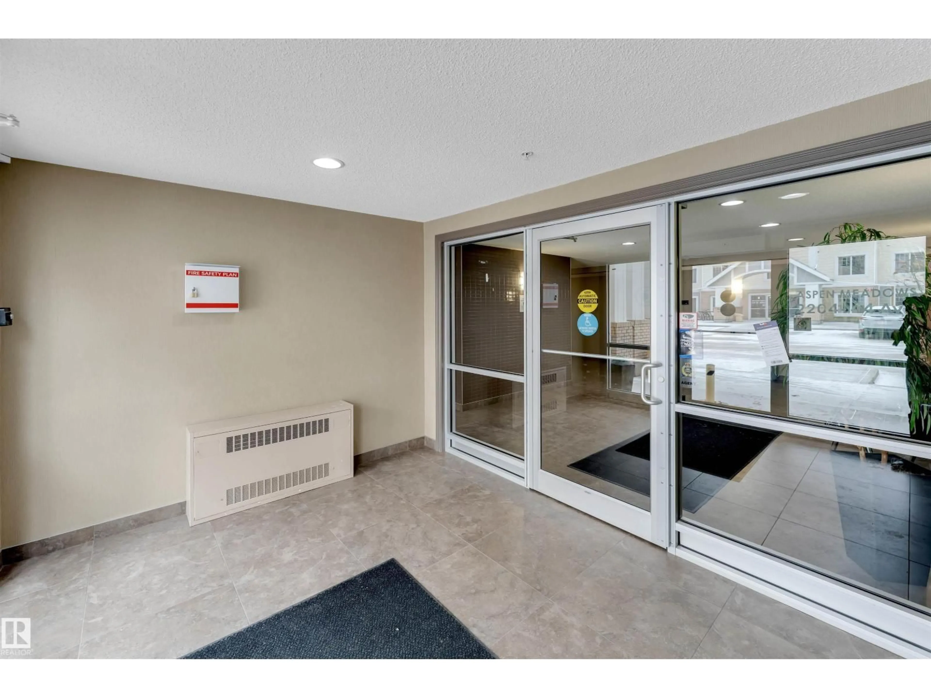 Indoor foyer for #409 - 2204 44 AV NW, Edmonton Alberta T6T0G5