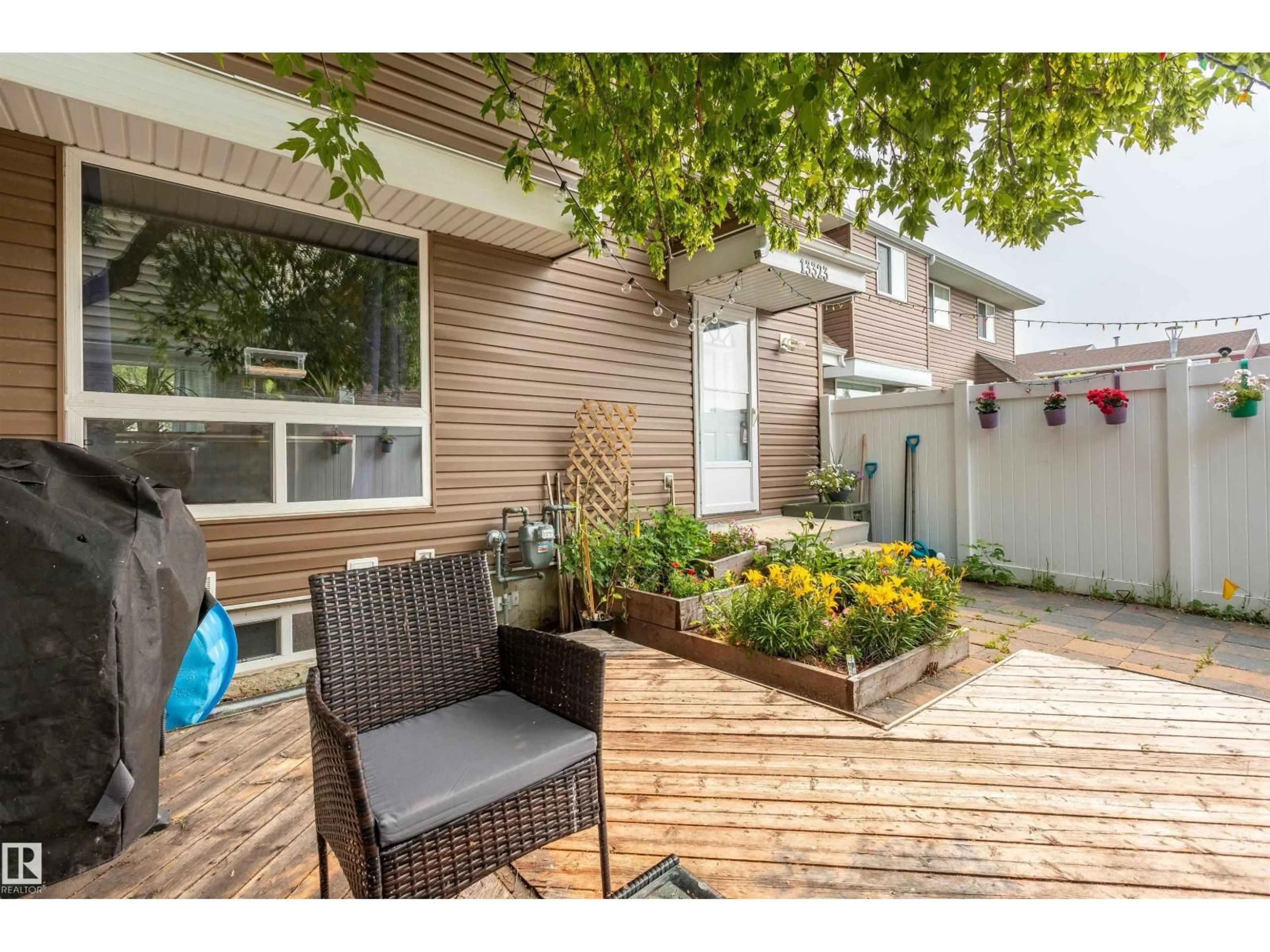 Patio, street for NW - 13323 47 ST, Edmonton Alberta T5A3L5