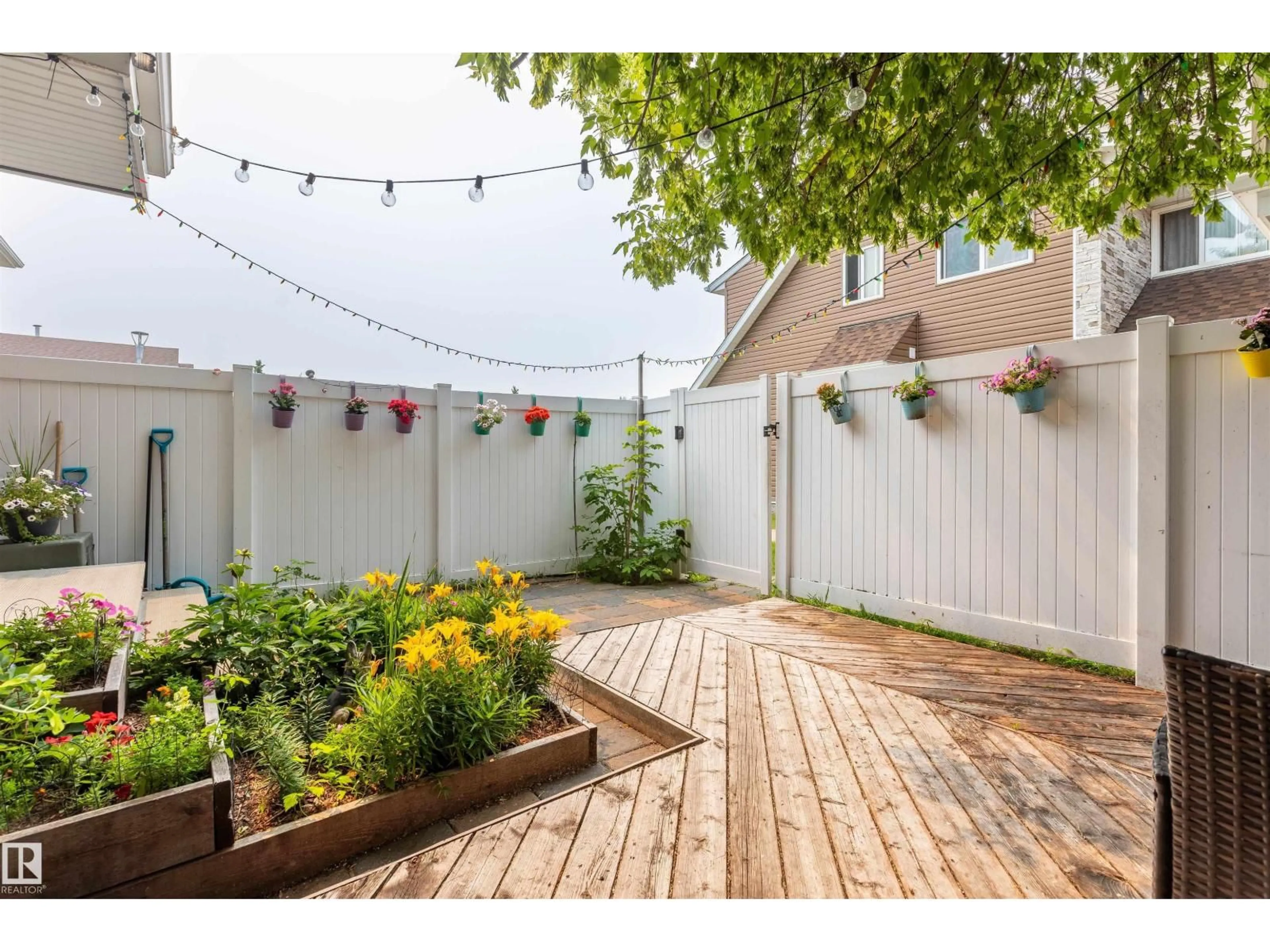 Patio, street for NW - 13323 47 ST, Edmonton Alberta T5A3L5