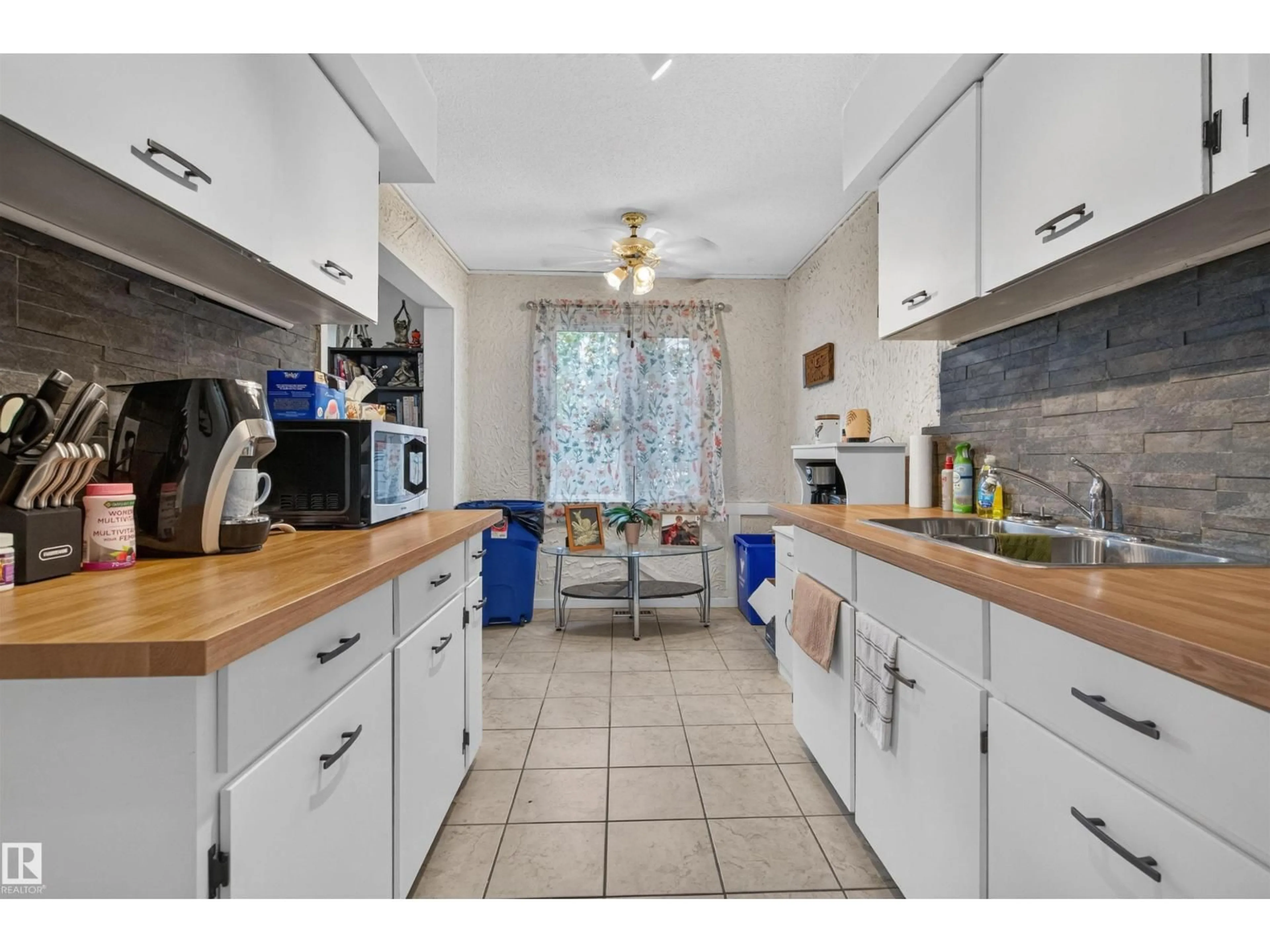 Standard kitchen, ceramic/tile floor for 12 14120 80 ST NW, Edmonton Alberta T5C1L6