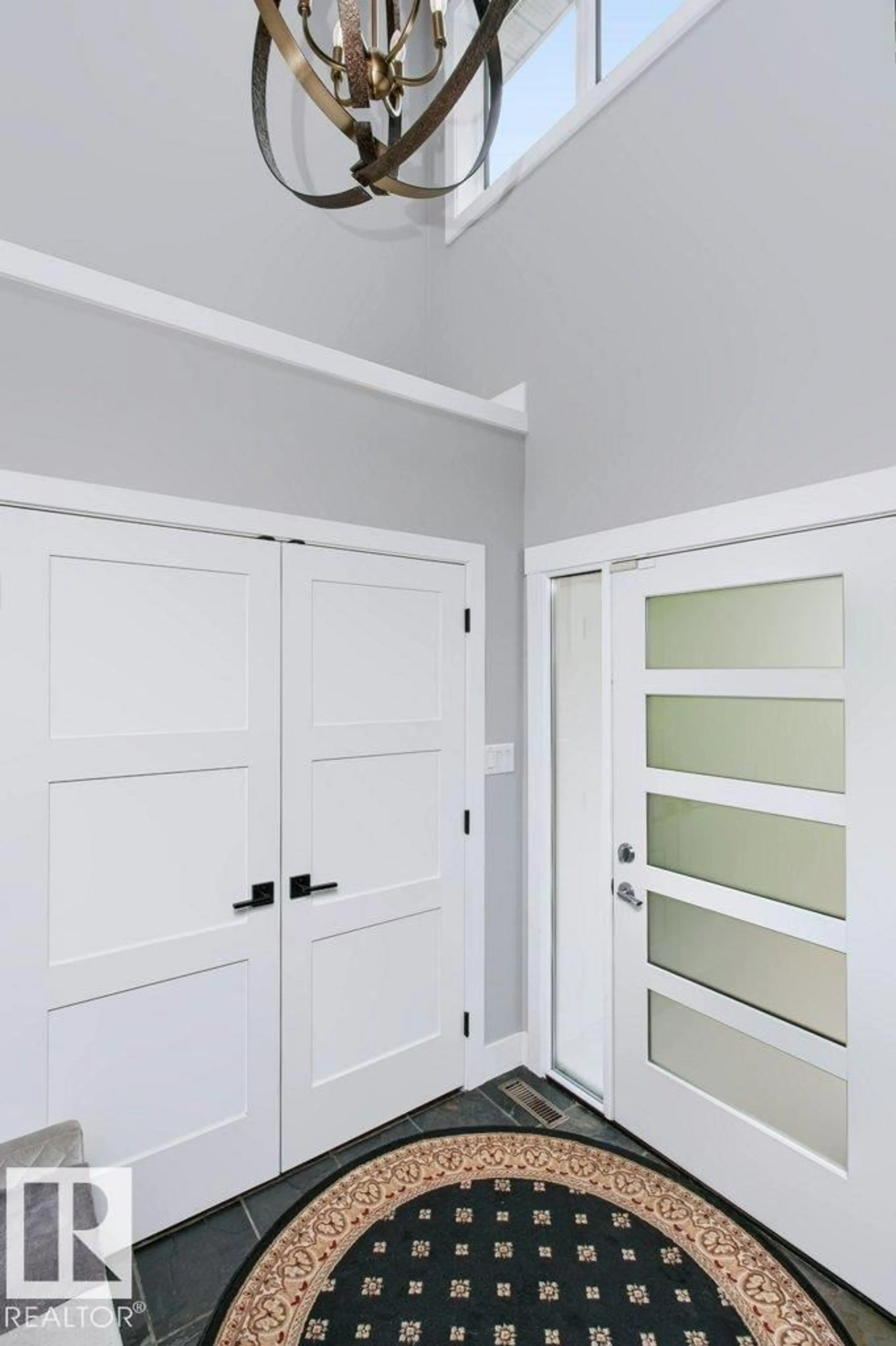 Indoor entryway for NW - 9607 101 ST, Edmonton Alberta T5K0W7
