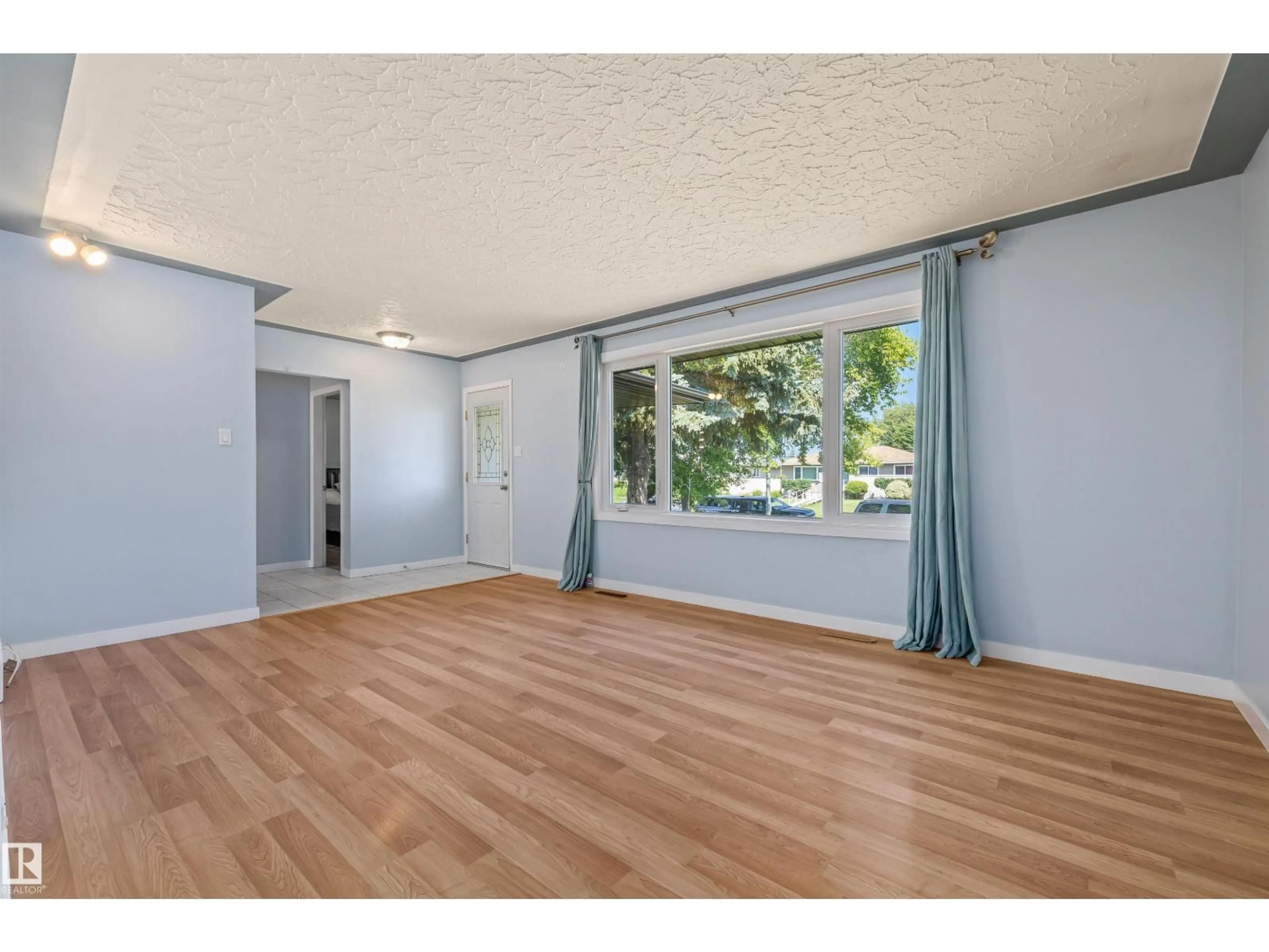 A pic of a room for 13320 123 ST, Edmonton Alberta T5L0J9