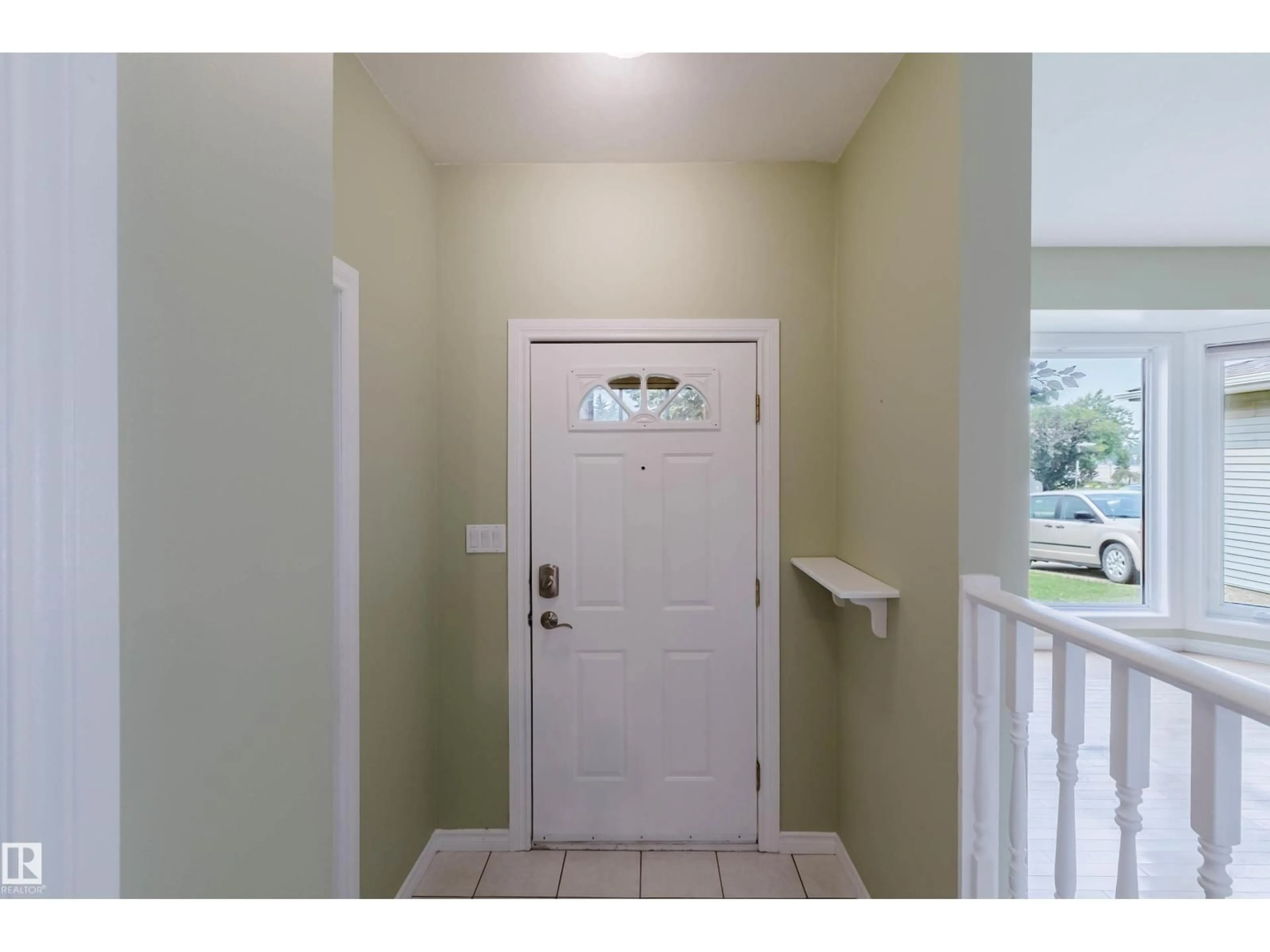 Indoor entryway for NW - 2439 112 ST, Edmonton Alberta T6J4N7