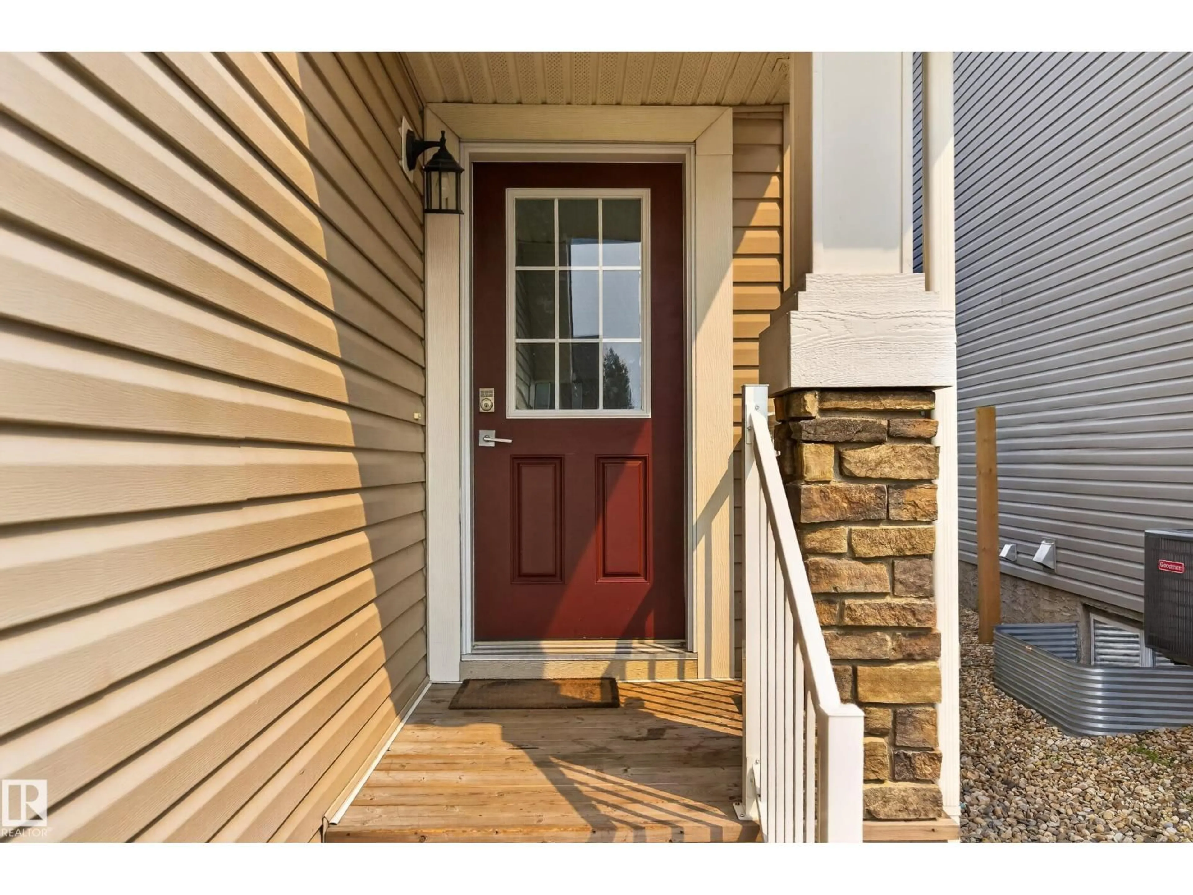 Indoor entryway for 1122 ALLENDALE CR, Sherwood Park Alberta T8H0X6