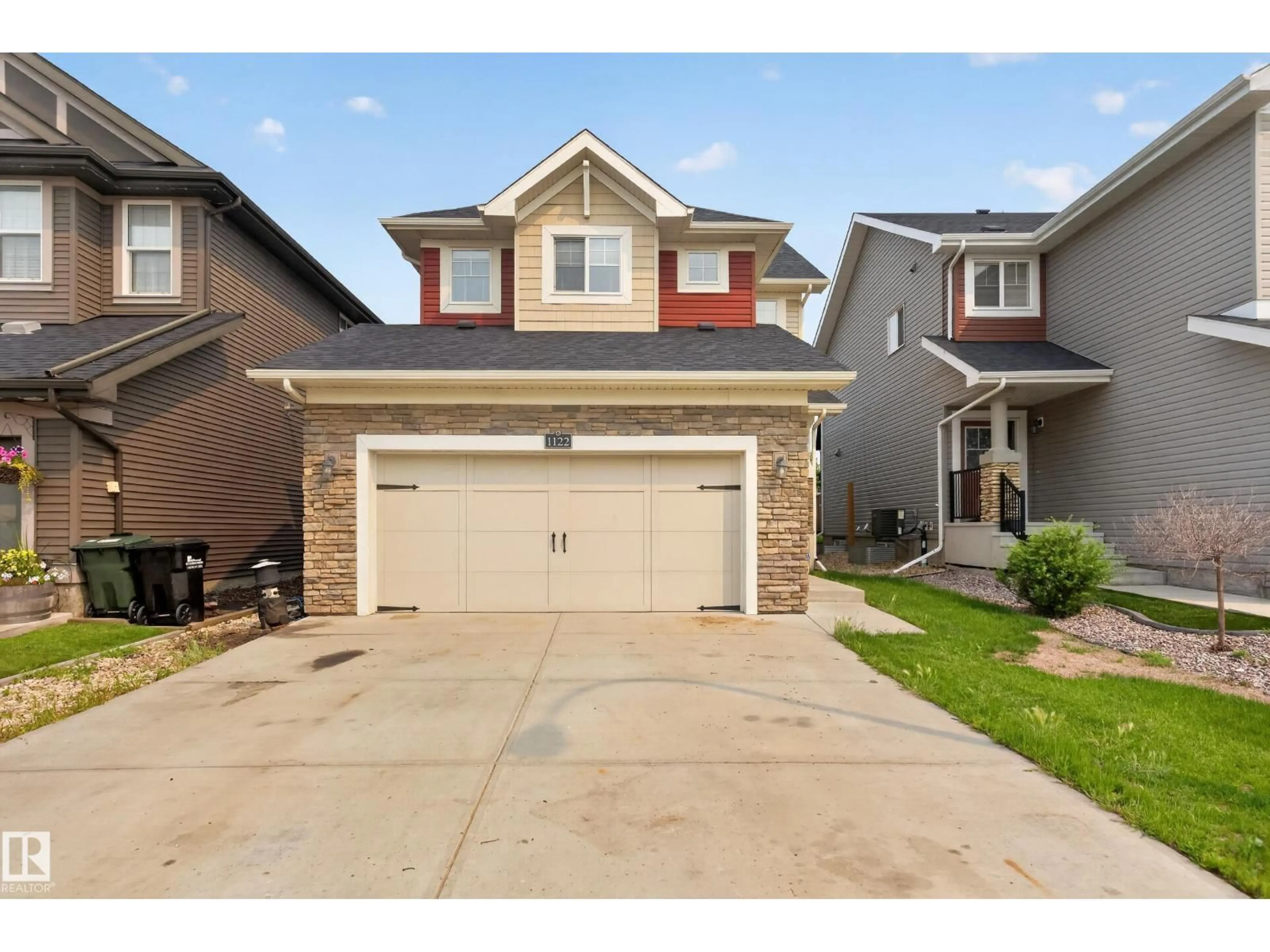 Home with vinyl exterior material, street for 1122 ALLENDALE CR, Sherwood Park Alberta T8H0X6