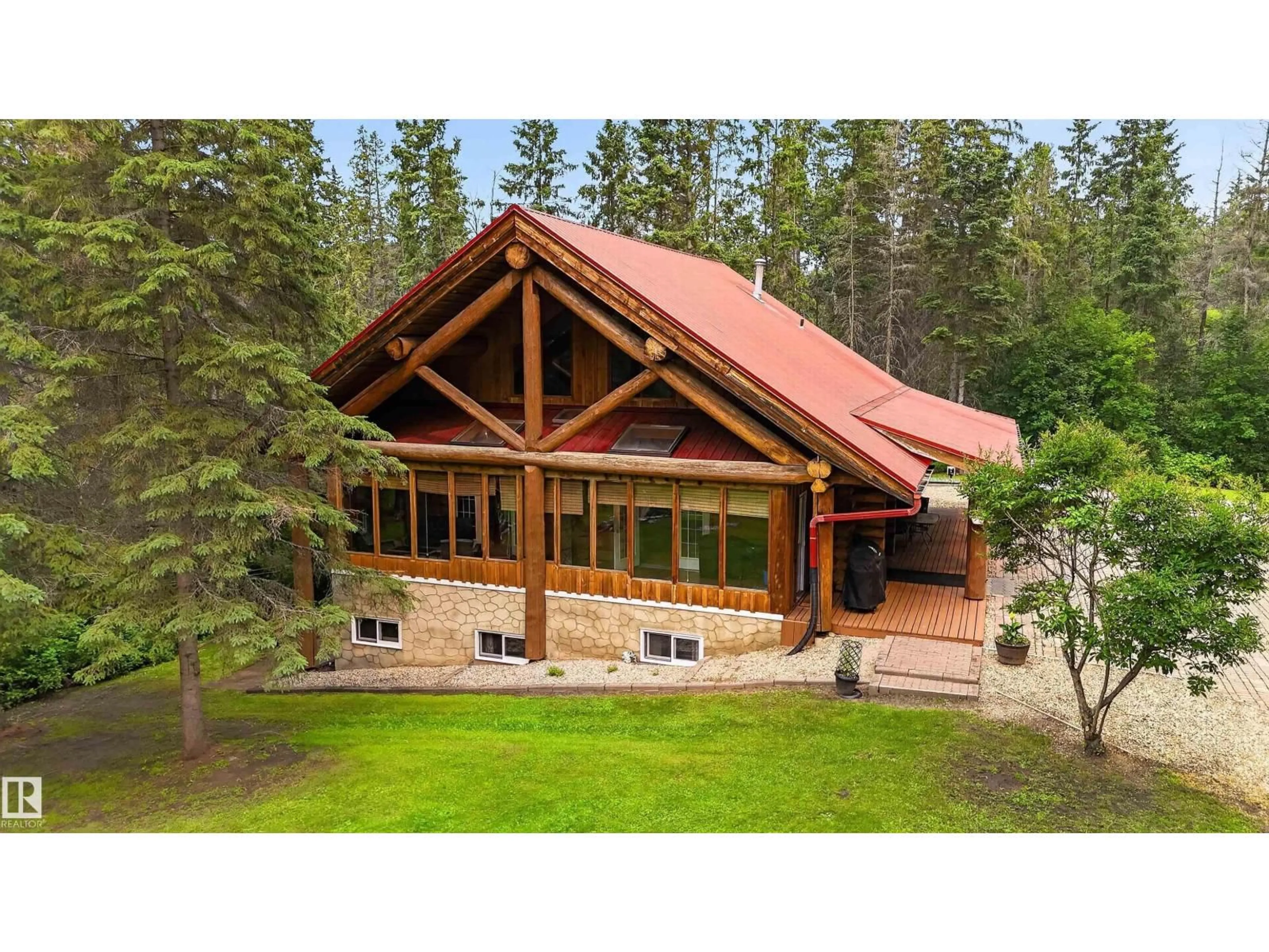 A pic from outside/outdoor area/front of a property/back of a property/a pic from drone, unknown for 53305 - 105 RGE ROAD 280, Rural Parkland County Alberta T7X3V7