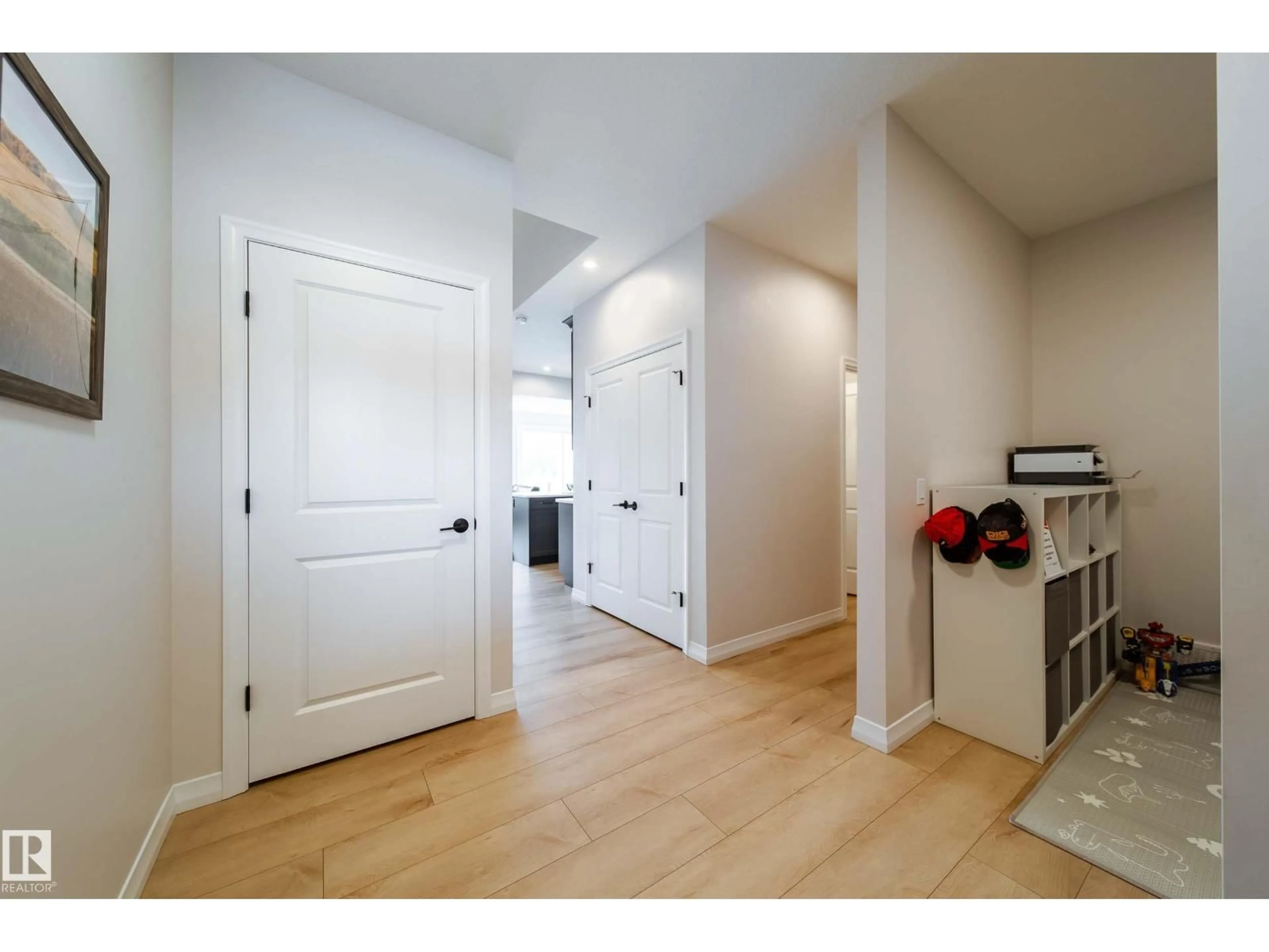 Indoor entryway for 21035 128 AV, Edmonton Alberta T5S0R5