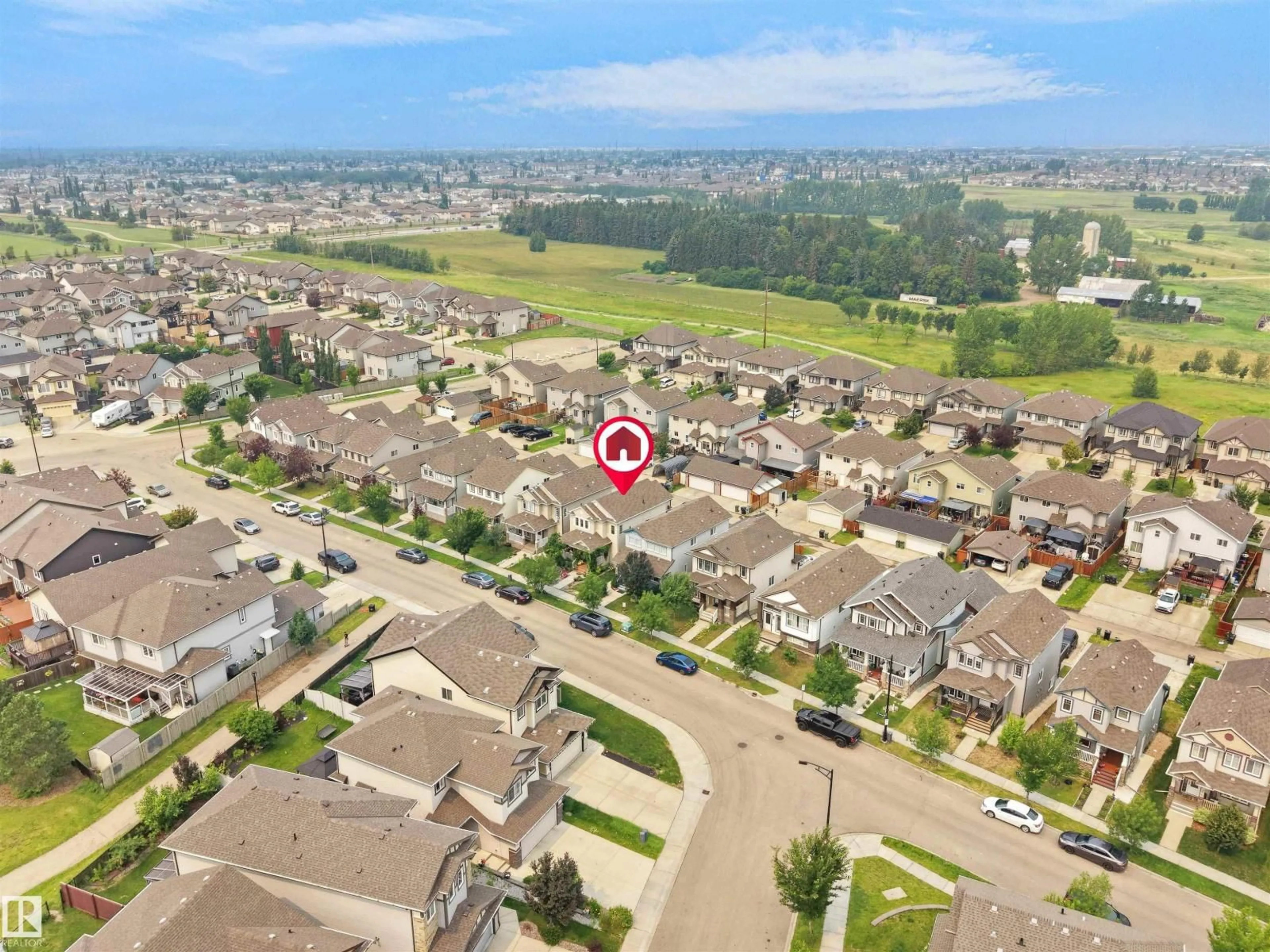 A pic from outside/outdoor area/front of a property/back of a property/a pic from drone, street for 1216 29 AV, Edmonton Alberta T6T0V8