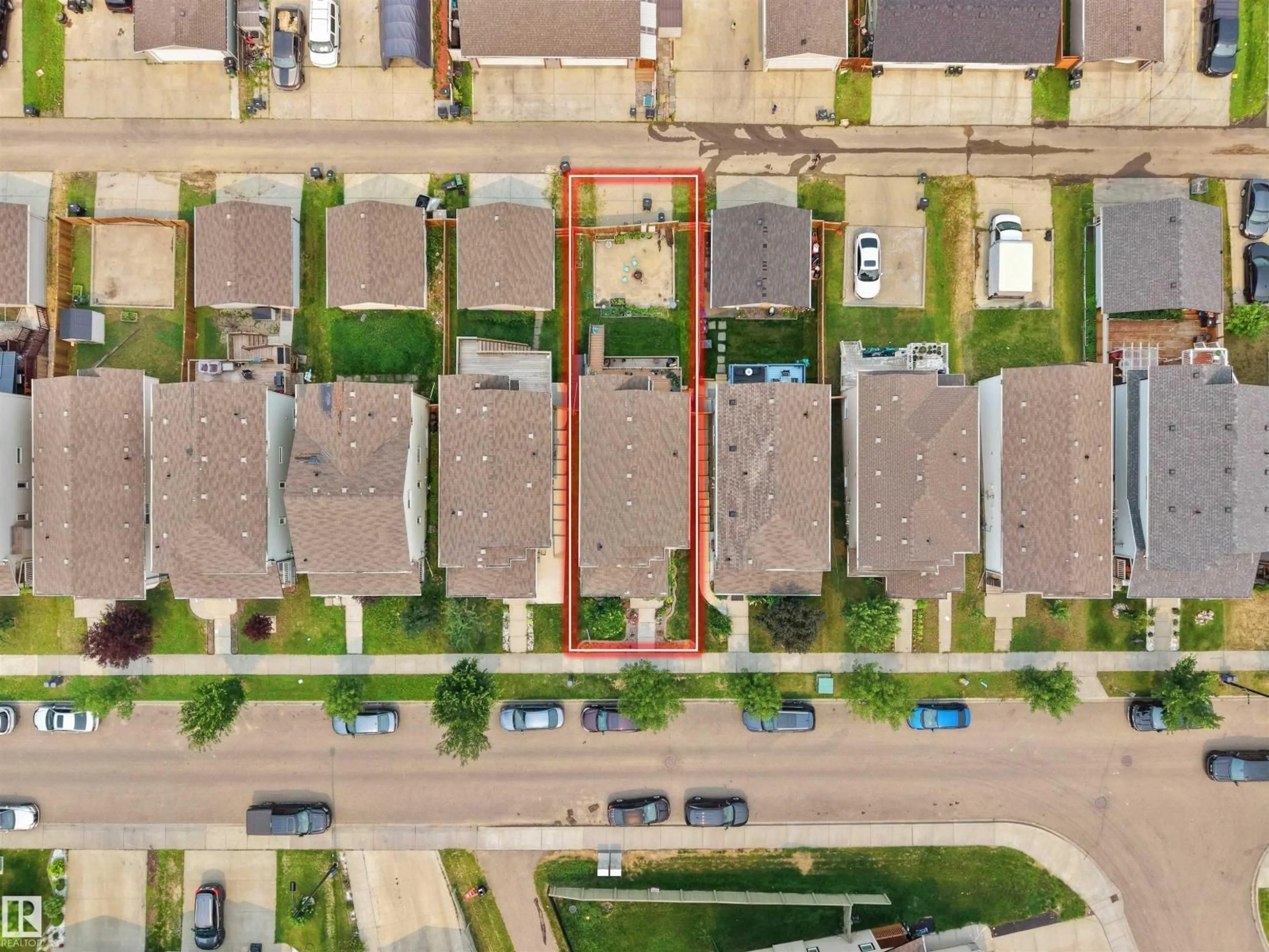 A pic from outside/outdoor area/front of a property/back of a property/a pic from drone, street for 1216 29 AV, Edmonton Alberta T6T0V8