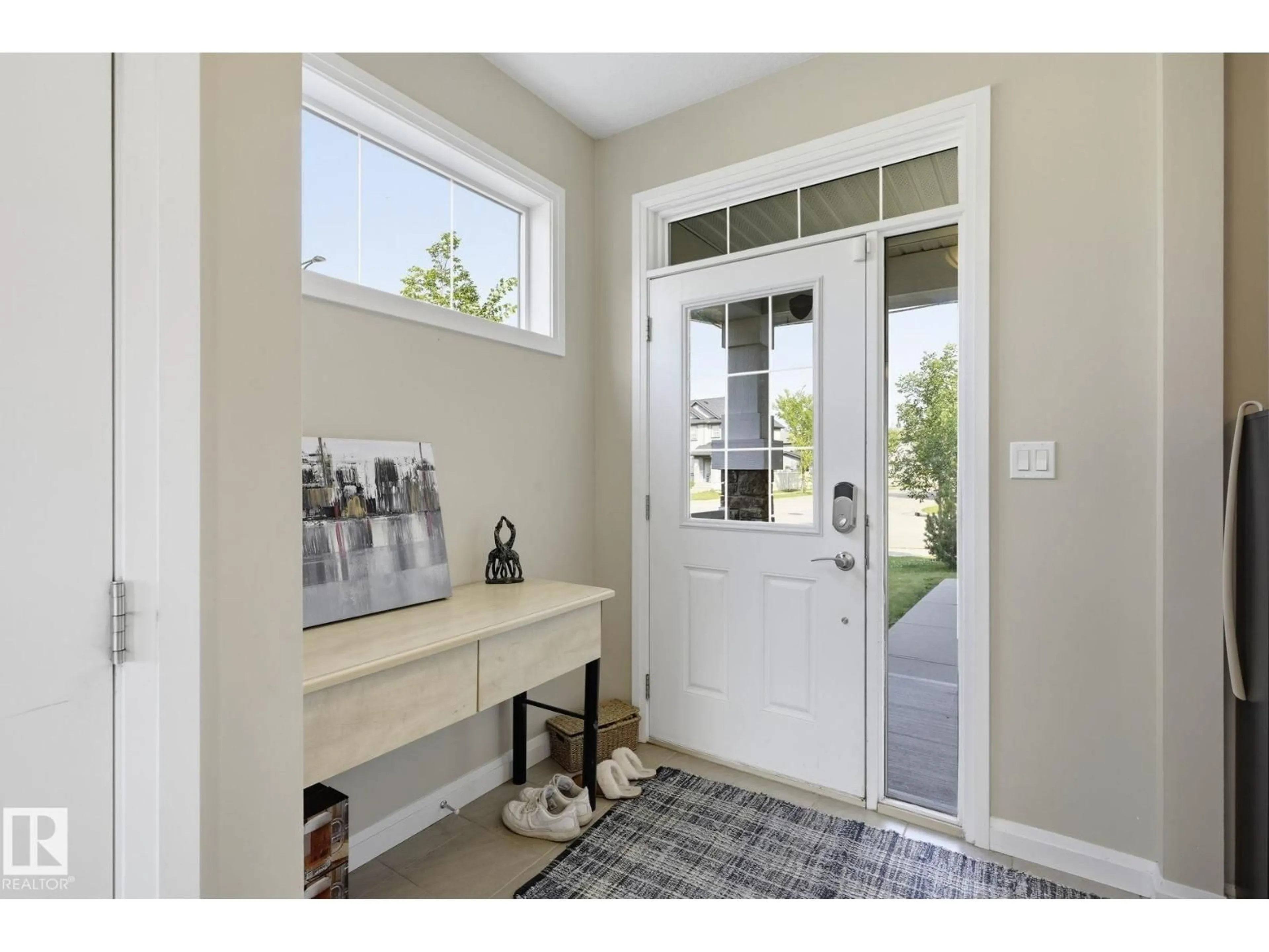 Indoor entryway for SW SW - 3204 ABBOTT CR, Edmonton Alberta T6W2V3
