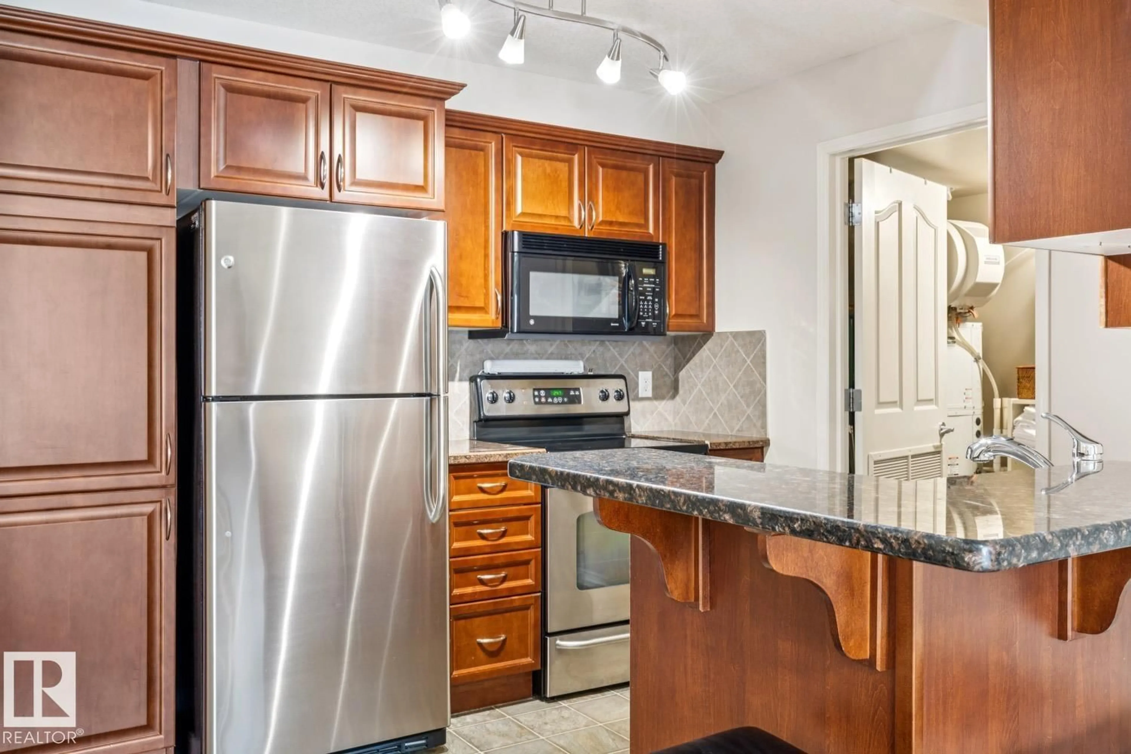 Standard kitchen, unknown for #113 - 7510 89 ST, Edmonton Alberta T6C0X5
