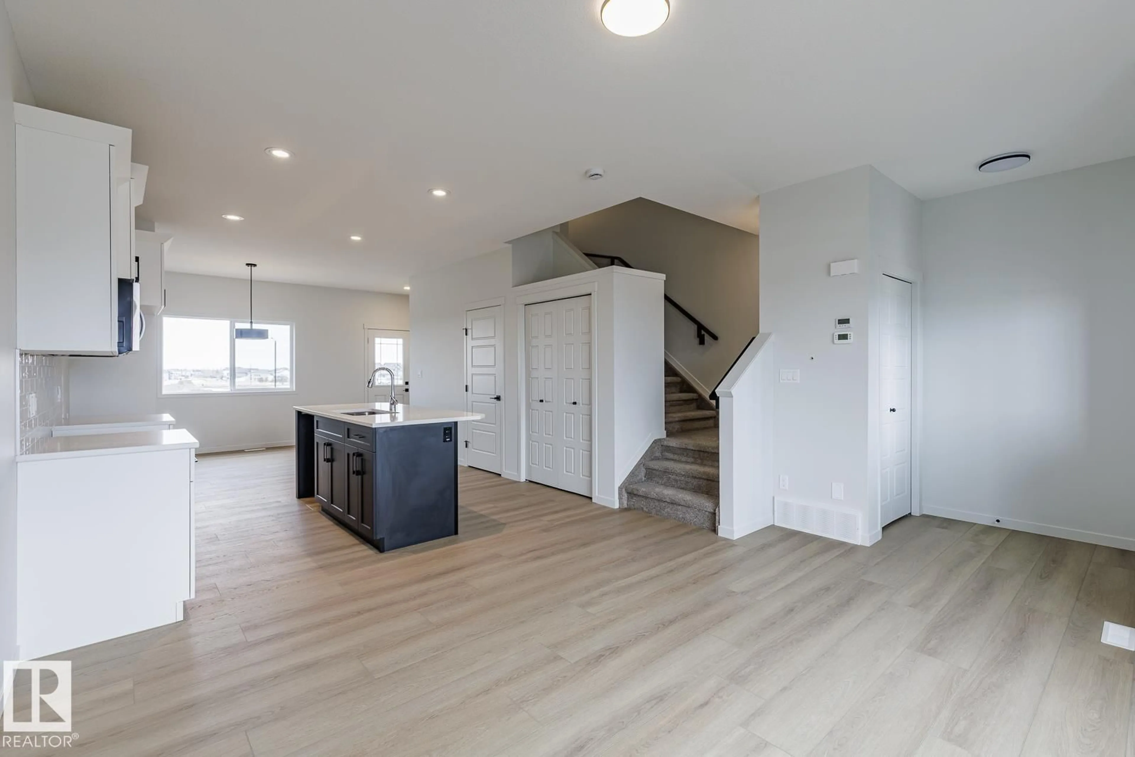 Open concept kitchen, unknown for 3603 40 AV, Beaumont Alberta T4X2Y3