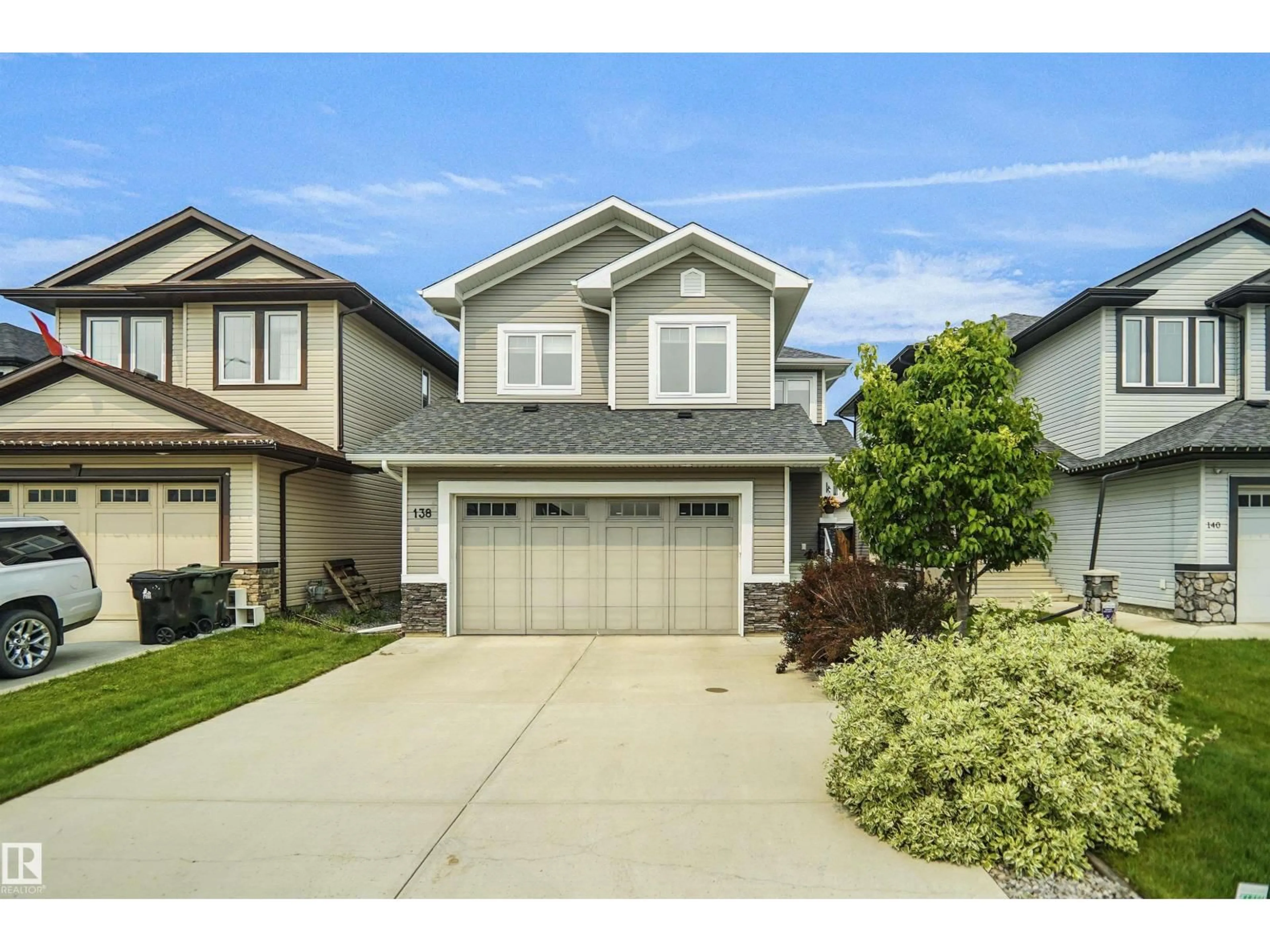 Home with vinyl exterior material, street for 138 HENDERSON LI, Spruce Grove Alberta T7X0R9