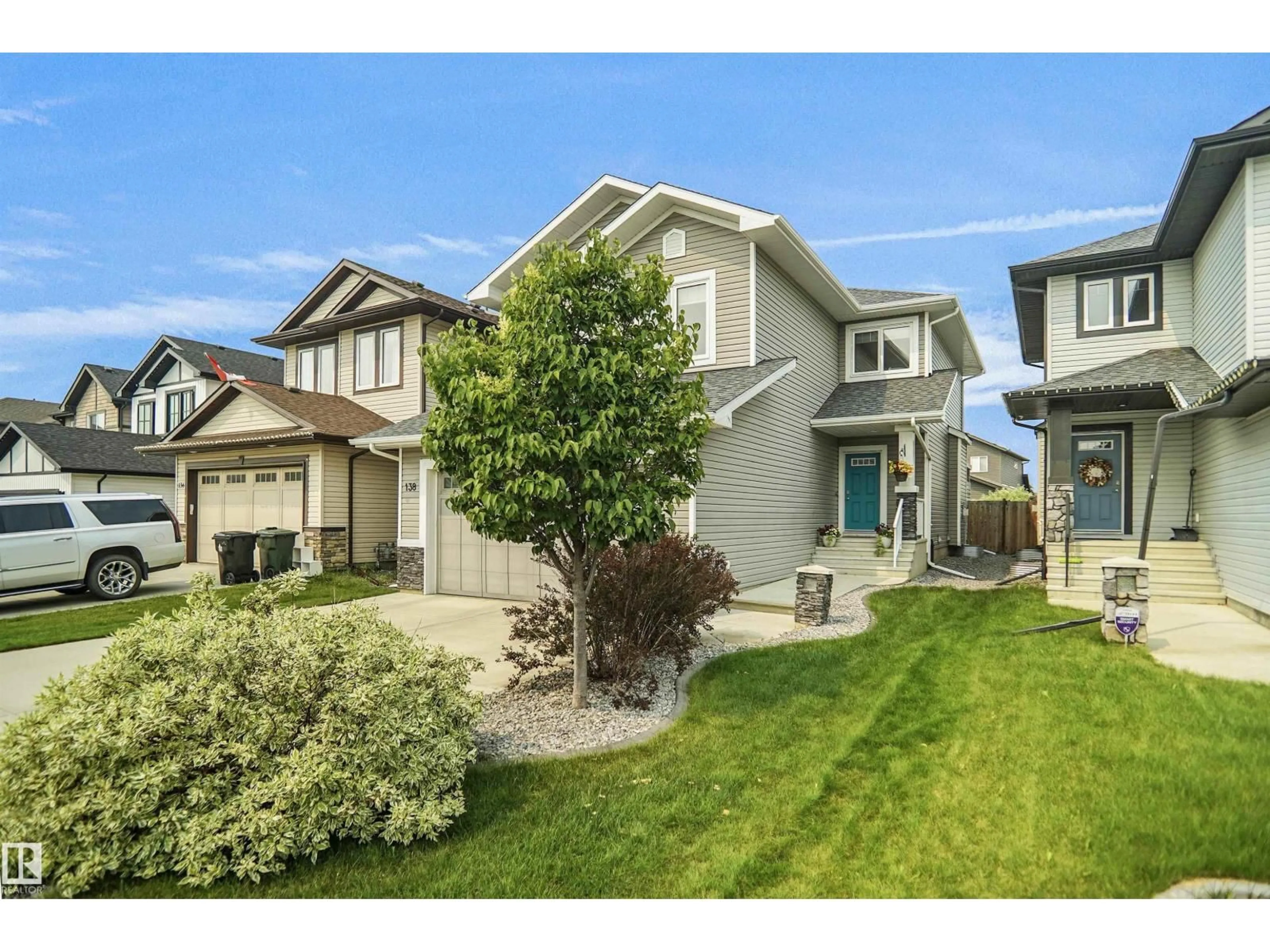 Home with vinyl exterior material, street for 138 HENDERSON LI, Spruce Grove Alberta T7X0R9