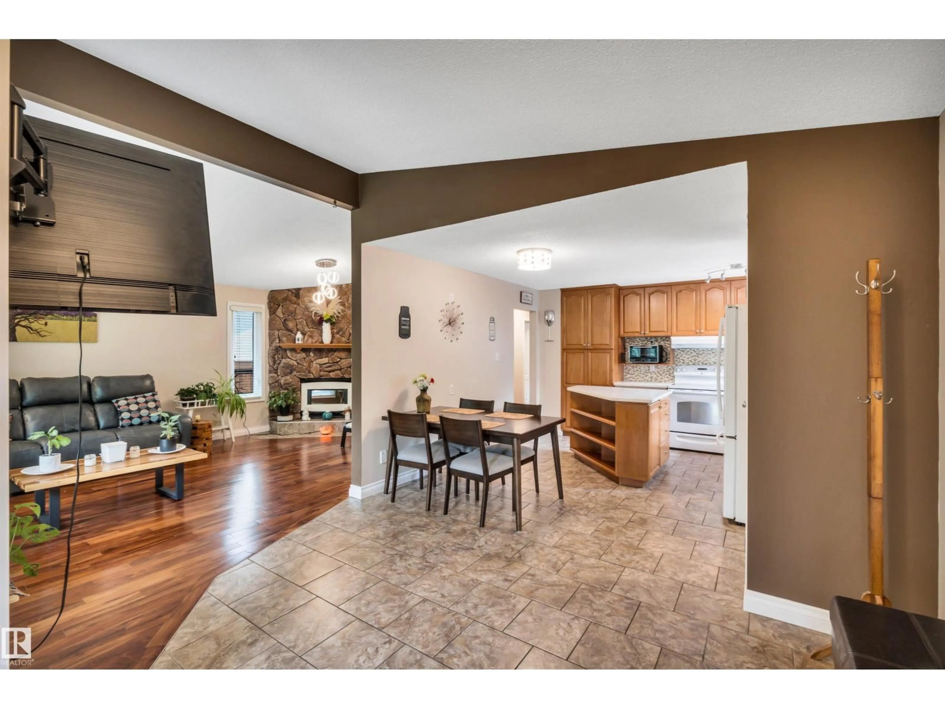 Open concept kitchen, ceramic/tile floor for 3 FLINT CR, St. Albert Alberta T8N1Y7