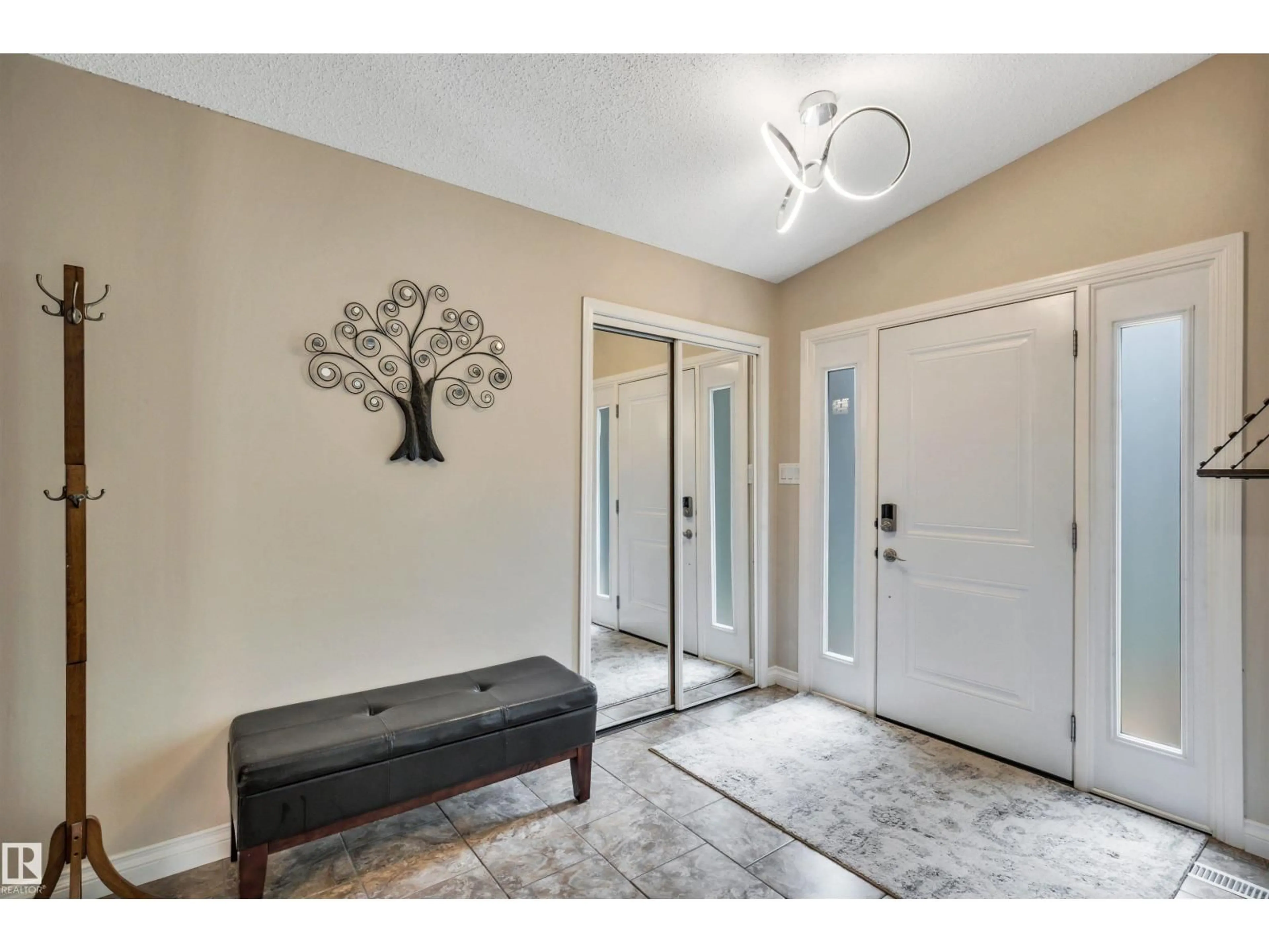 Indoor entryway for 3 FLINT CR, St. Albert Alberta T8N1Y7
