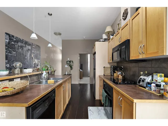 NW - 713 10503 98 AV, Edmonton 5