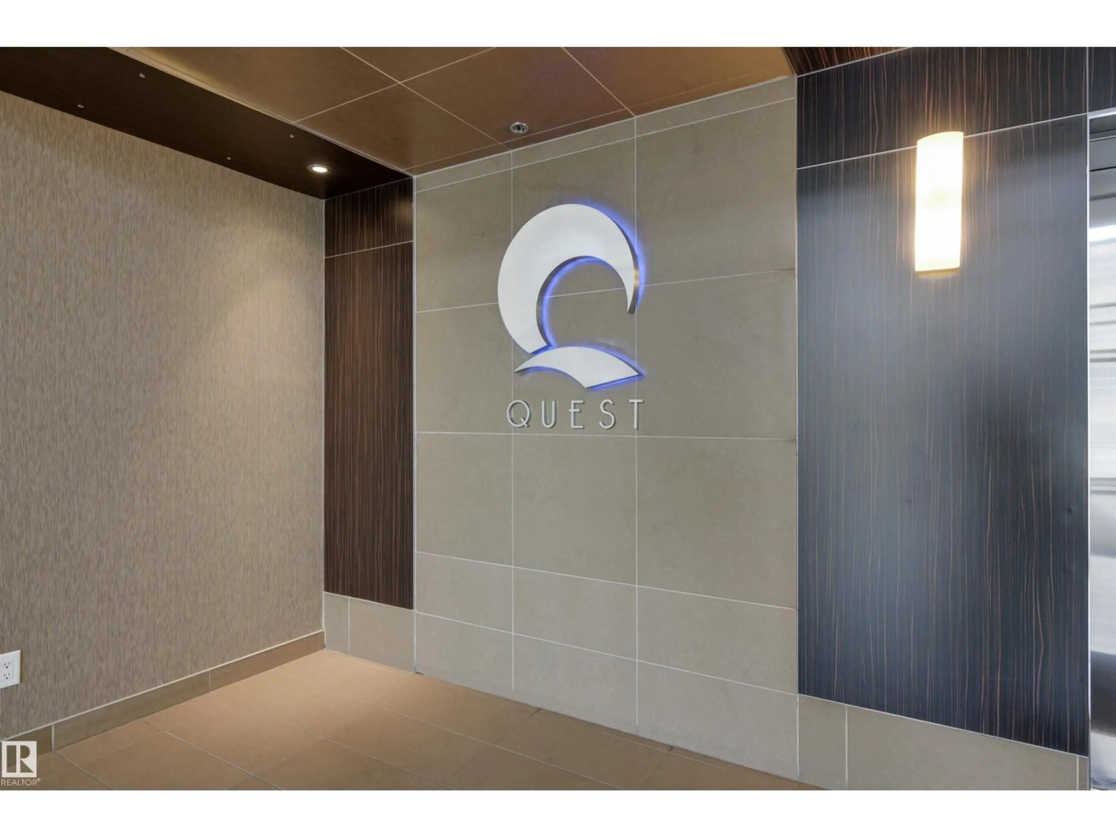 Indoor foyer for 404 - 10388 105 ST NW, Edmonton Alberta T5J0C2