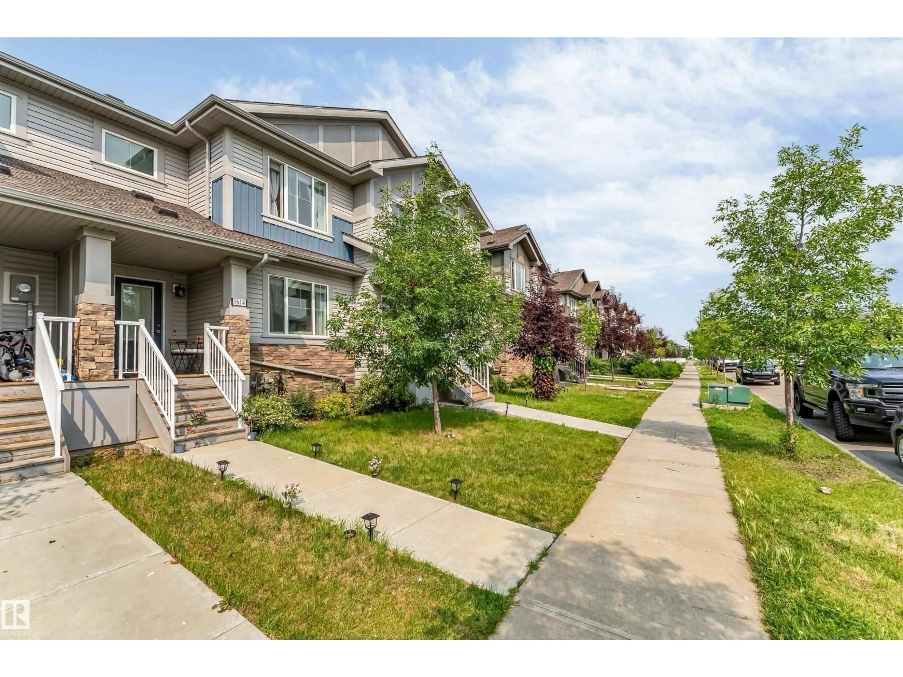 A pic from outside/outdoor area/front of a property/back of a property/a pic from drone, street for 1514 26 AV, Edmonton Alberta T6T0W2