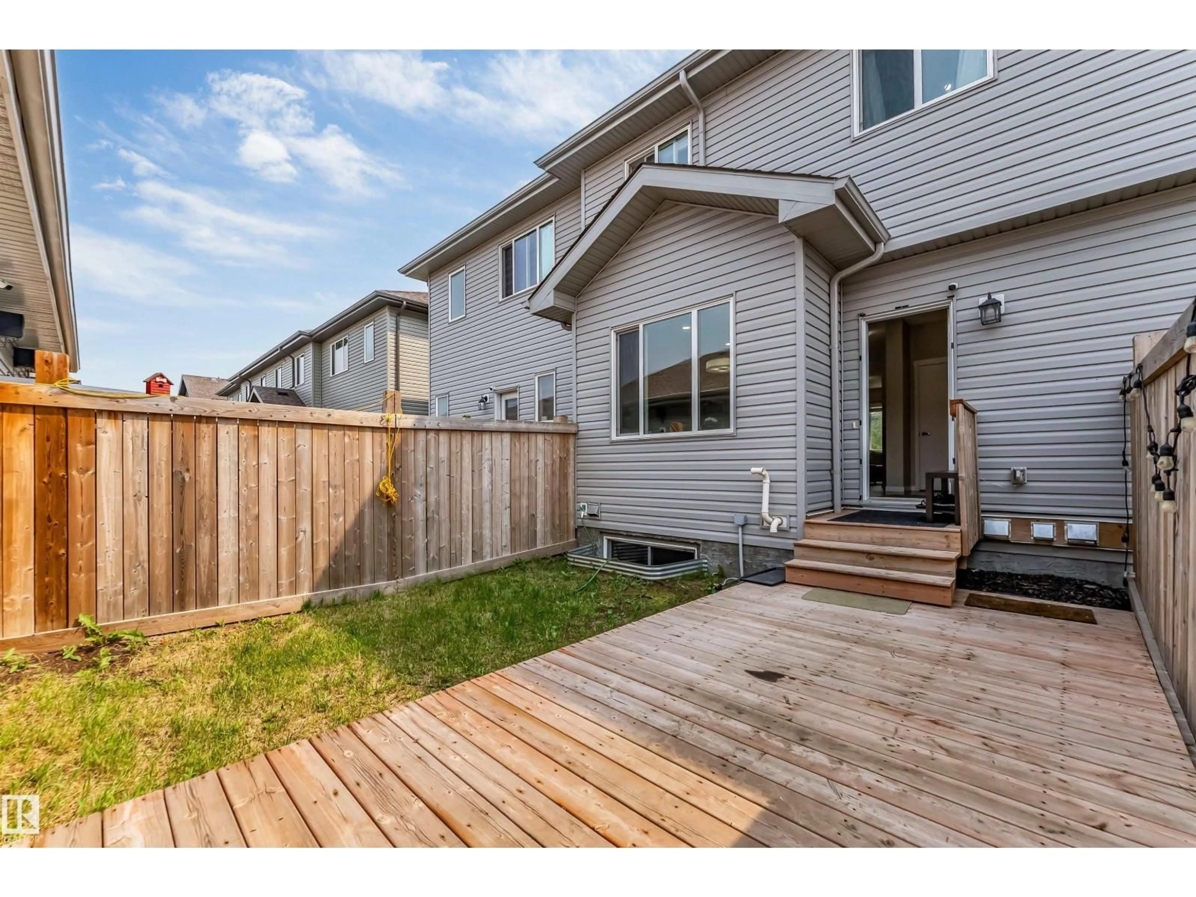 Patio, street for 1514 26 AV, Edmonton Alberta T6T0W2