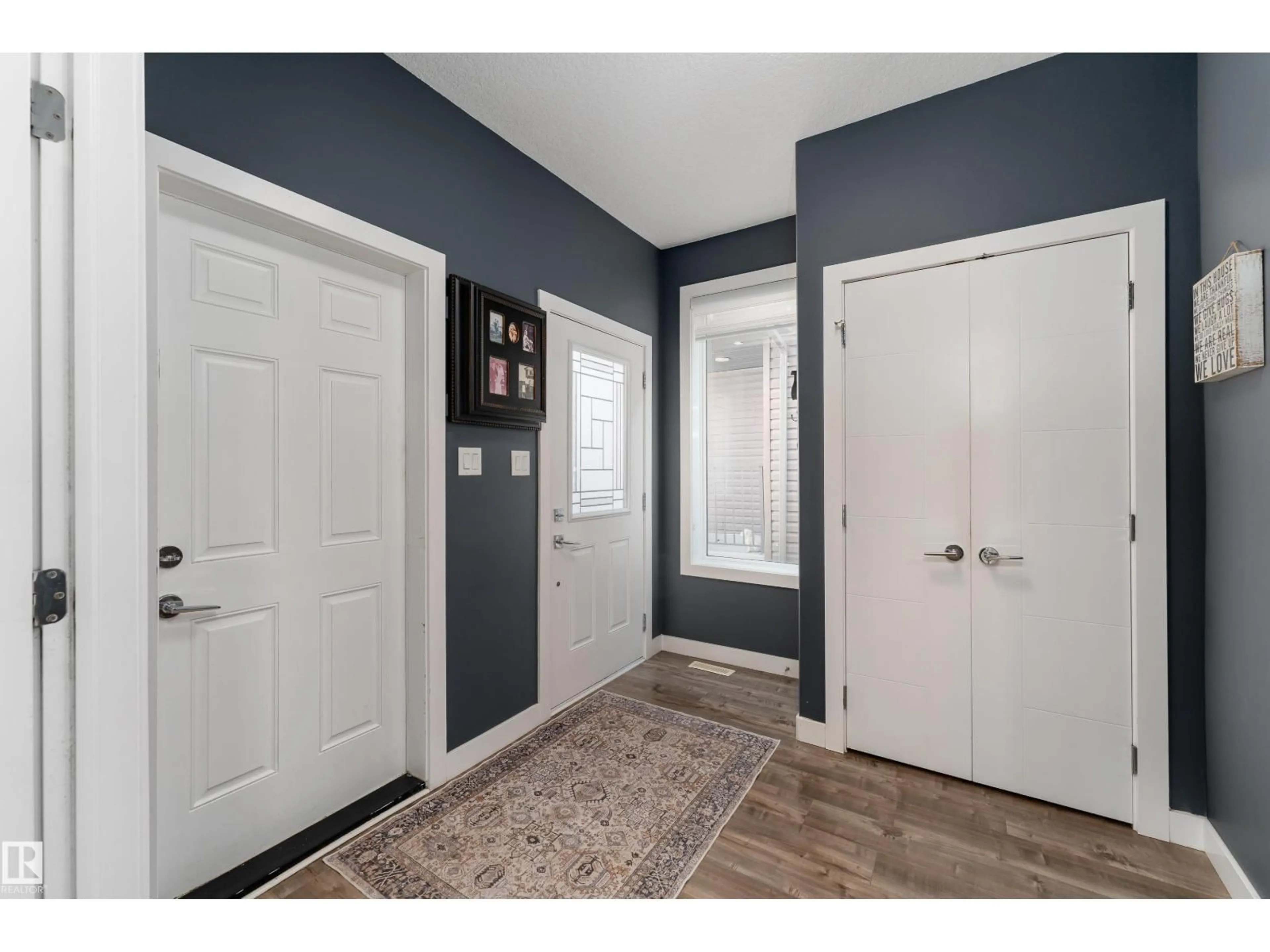 Indoor entryway for 6 HICKORY RD, Fort Saskatchewan Alberta T8L0R8