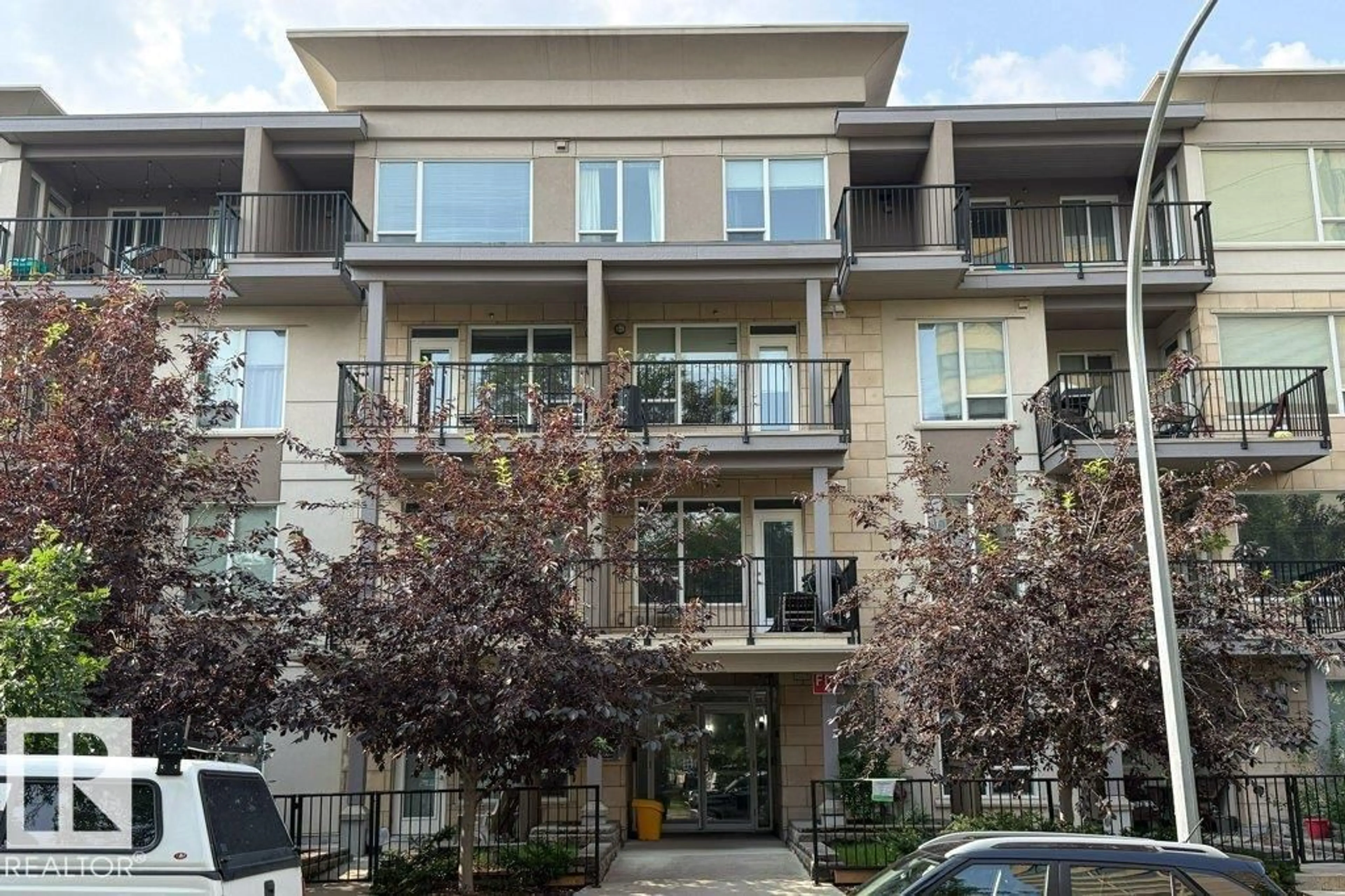 Patio, unknown for 207 - 9907 91 AV, Edmonton Alberta T6E2T7