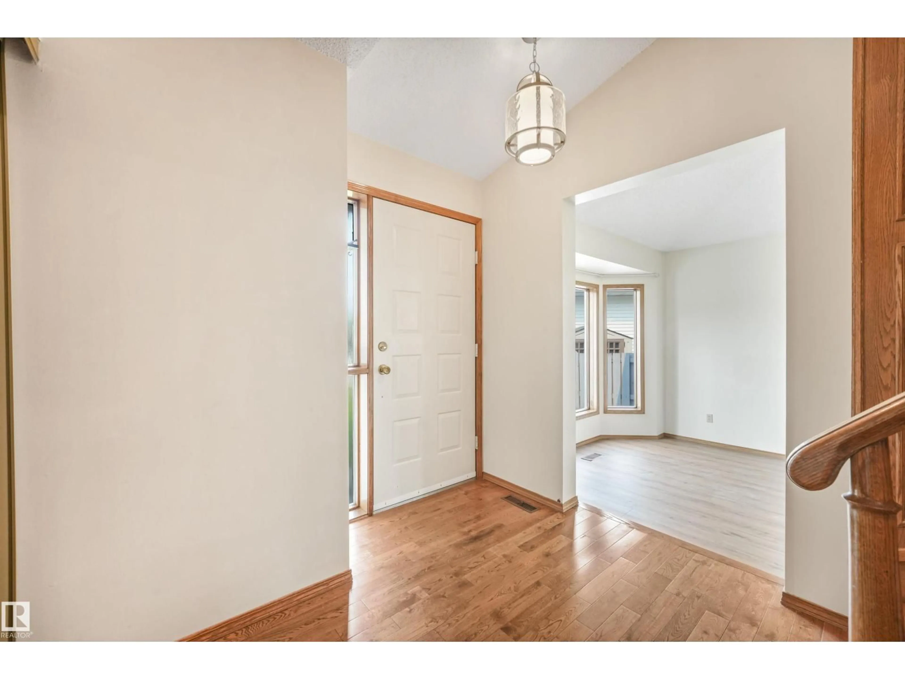 Indoor entryway for 8008 158 AV, Edmonton Alberta T5Z2T7