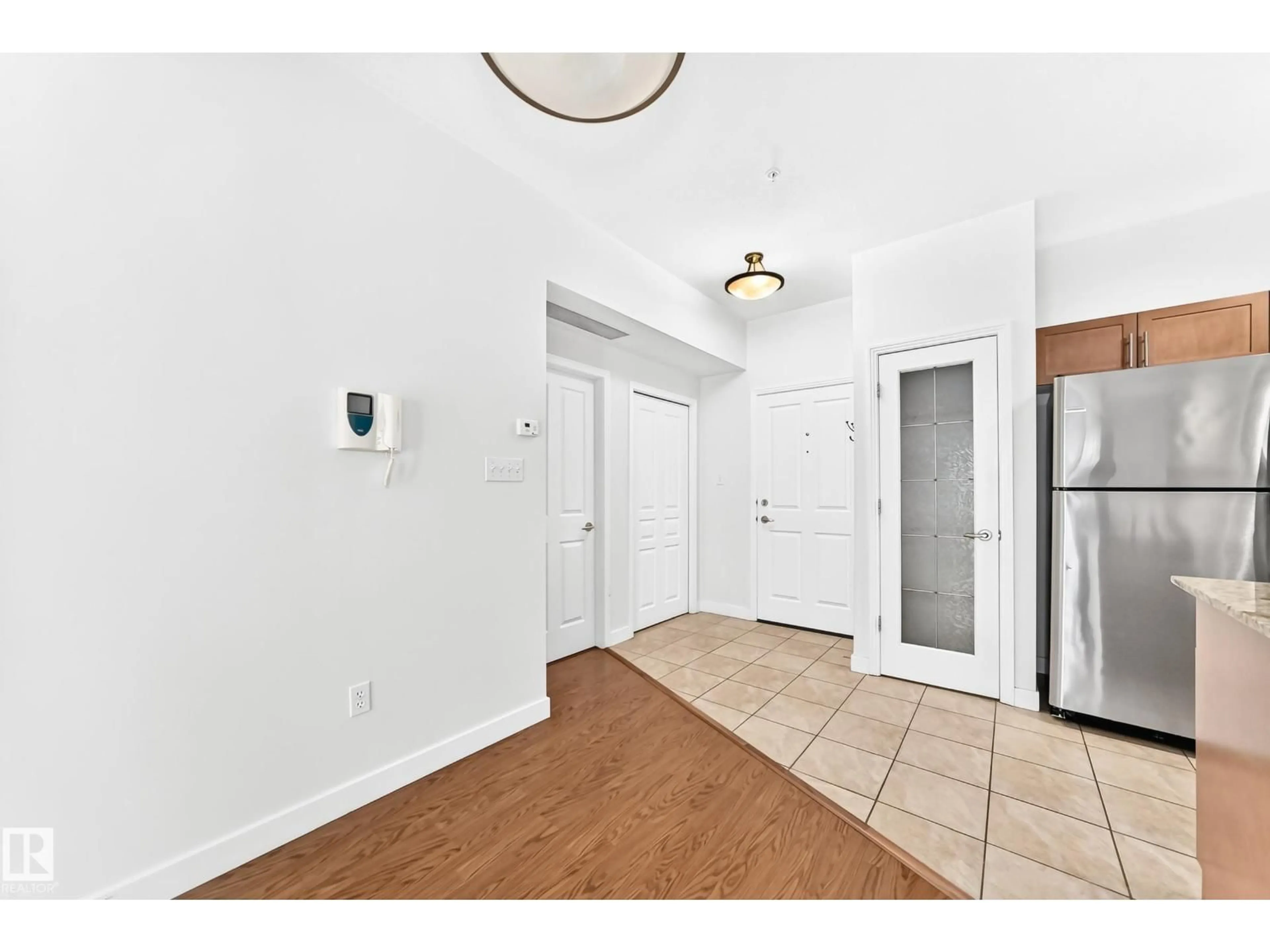 Indoor entryway for 307 - 1003 GAULT BV, Edmonton Alberta T5E4H5