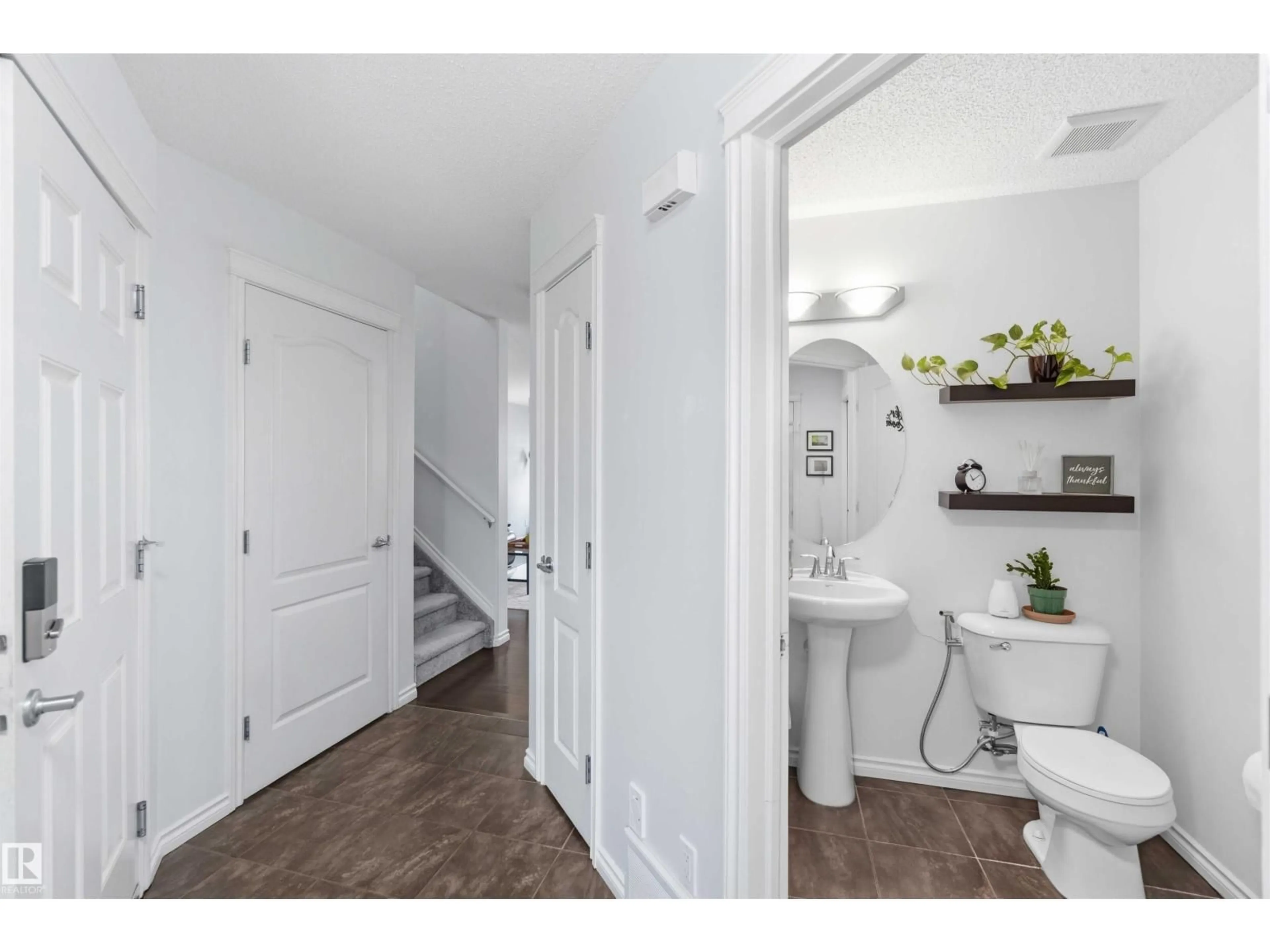 Standard bathroom, ceramic/tile floor for 7 CATALINA CO, Fort Saskatchewan Alberta T8L0E9
