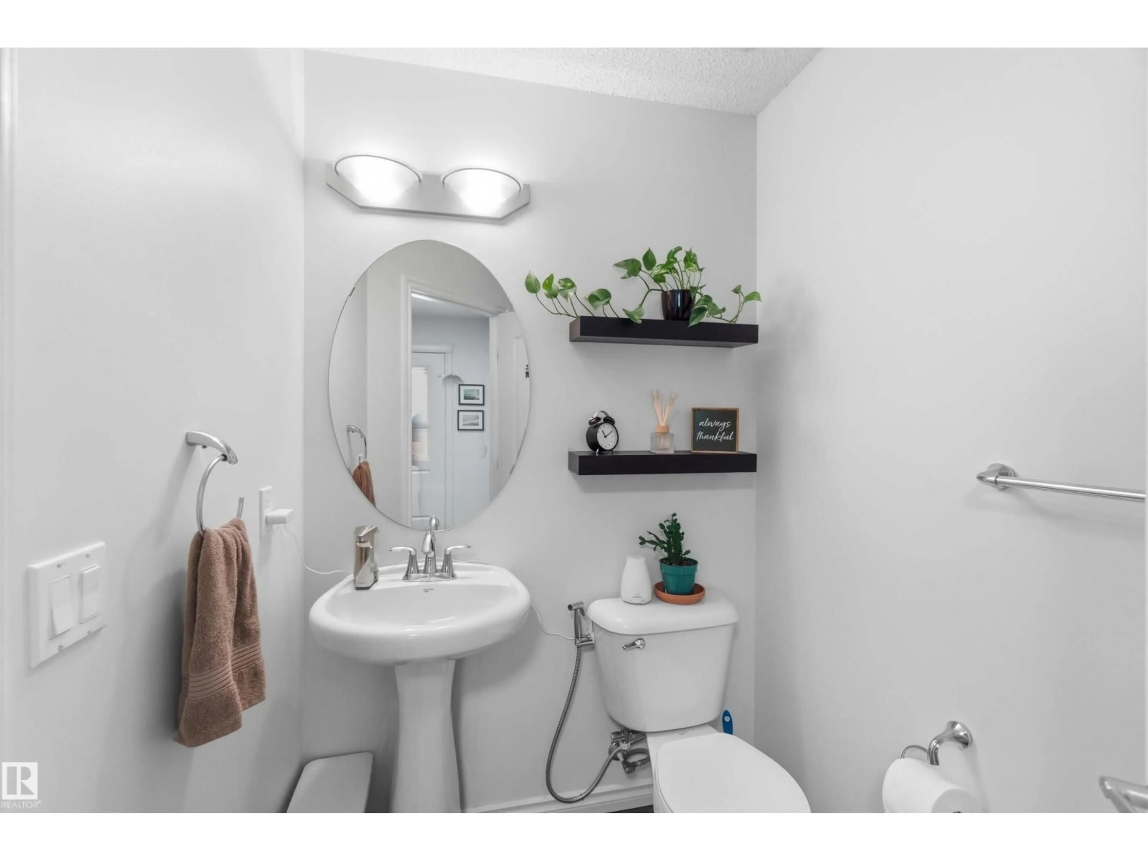Standard bathroom, ceramic/tile floor for 7 CATALINA CO, Fort Saskatchewan Alberta T8L0E9