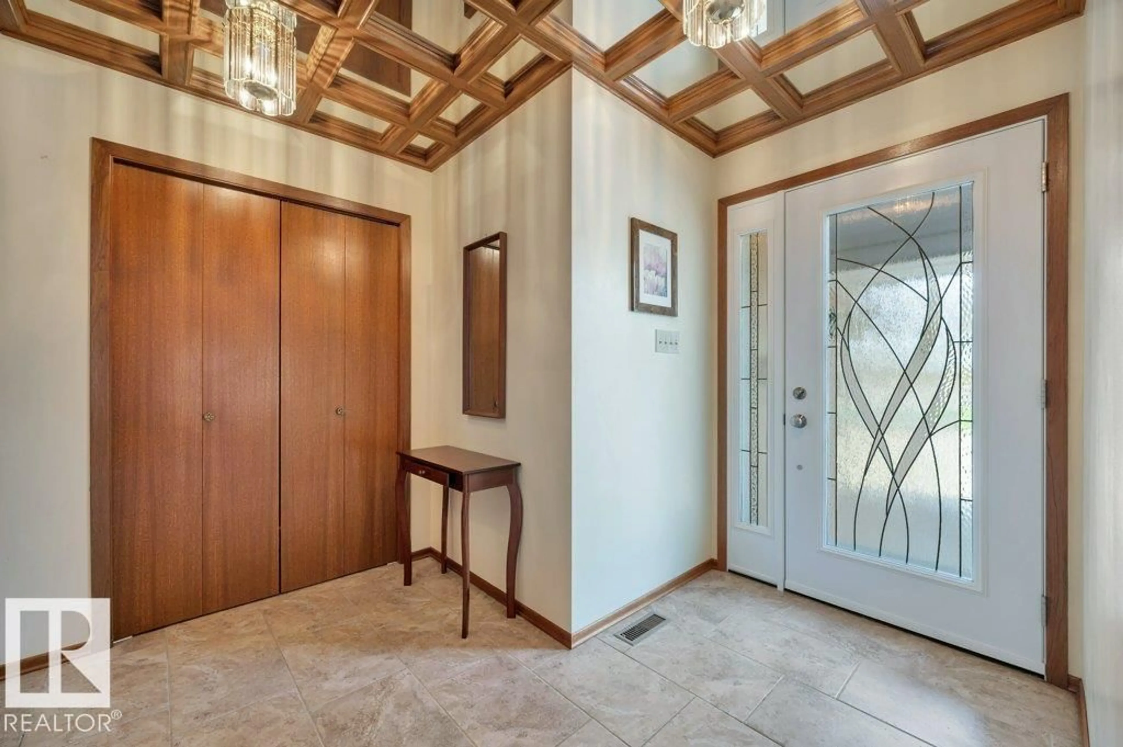 Indoor foyer for NW - 1403 69 ST, Edmonton Alberta T6K3K5