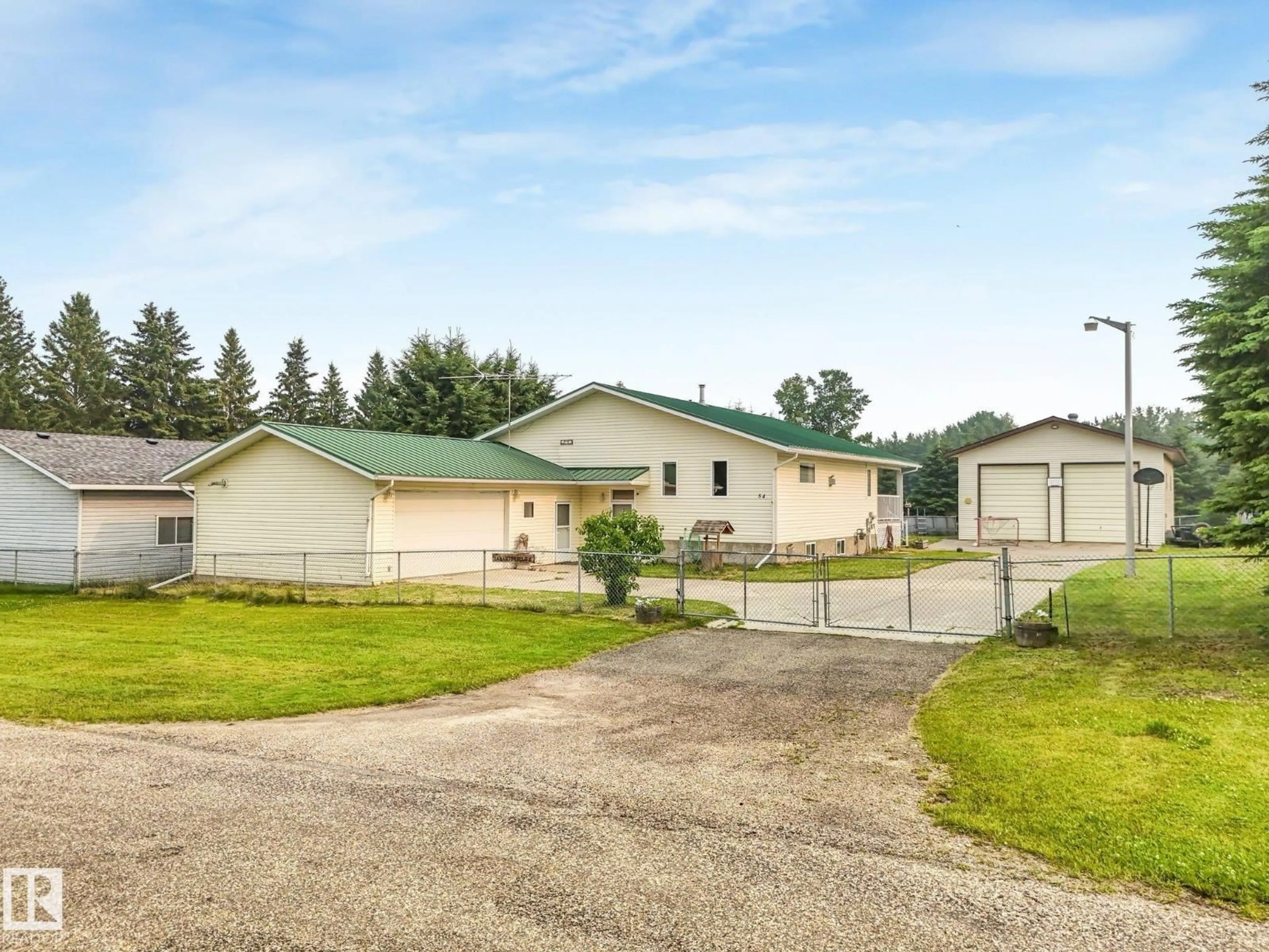 A pic from outside/outdoor area/front of a property/back of a property/a pic from drone, unknown for 54 BUSKMOSE DR, Rural Wetaskiwin County Alberta T0C2V0