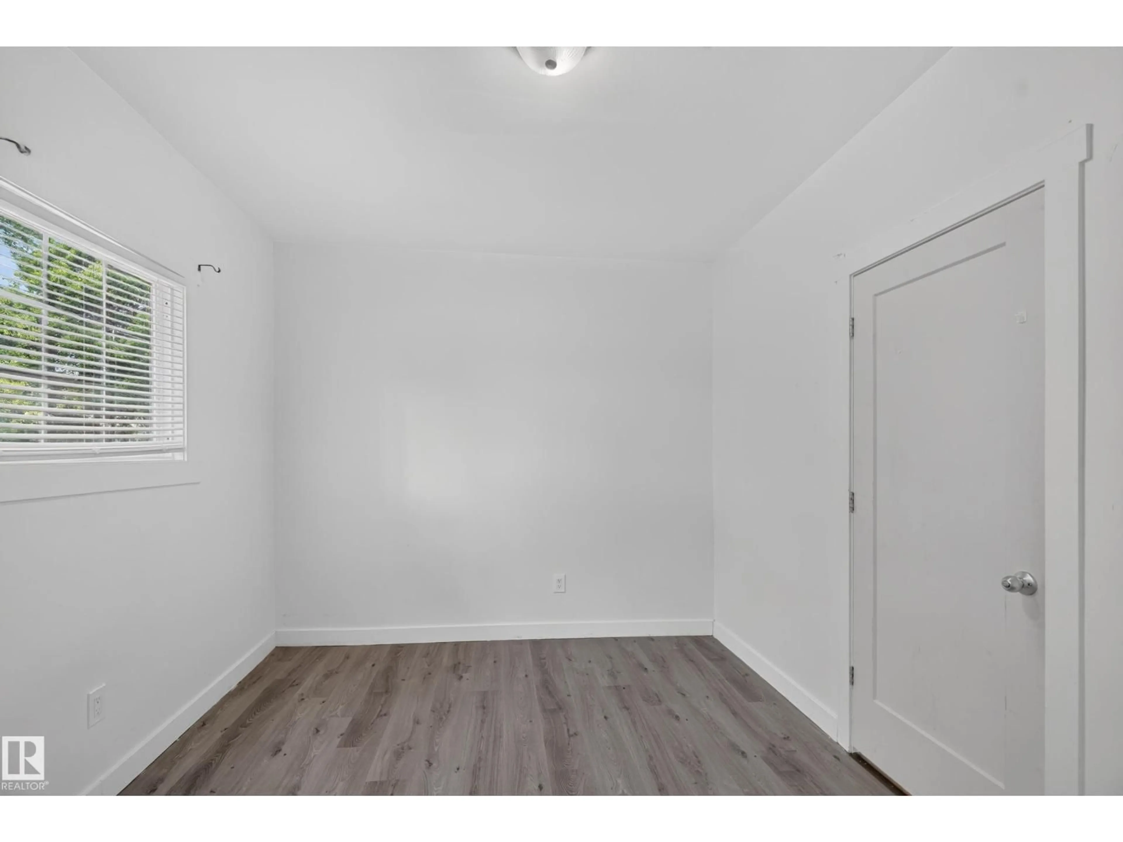 A pic of a room for 9124 119 AV, Edmonton Alberta T8T0C7