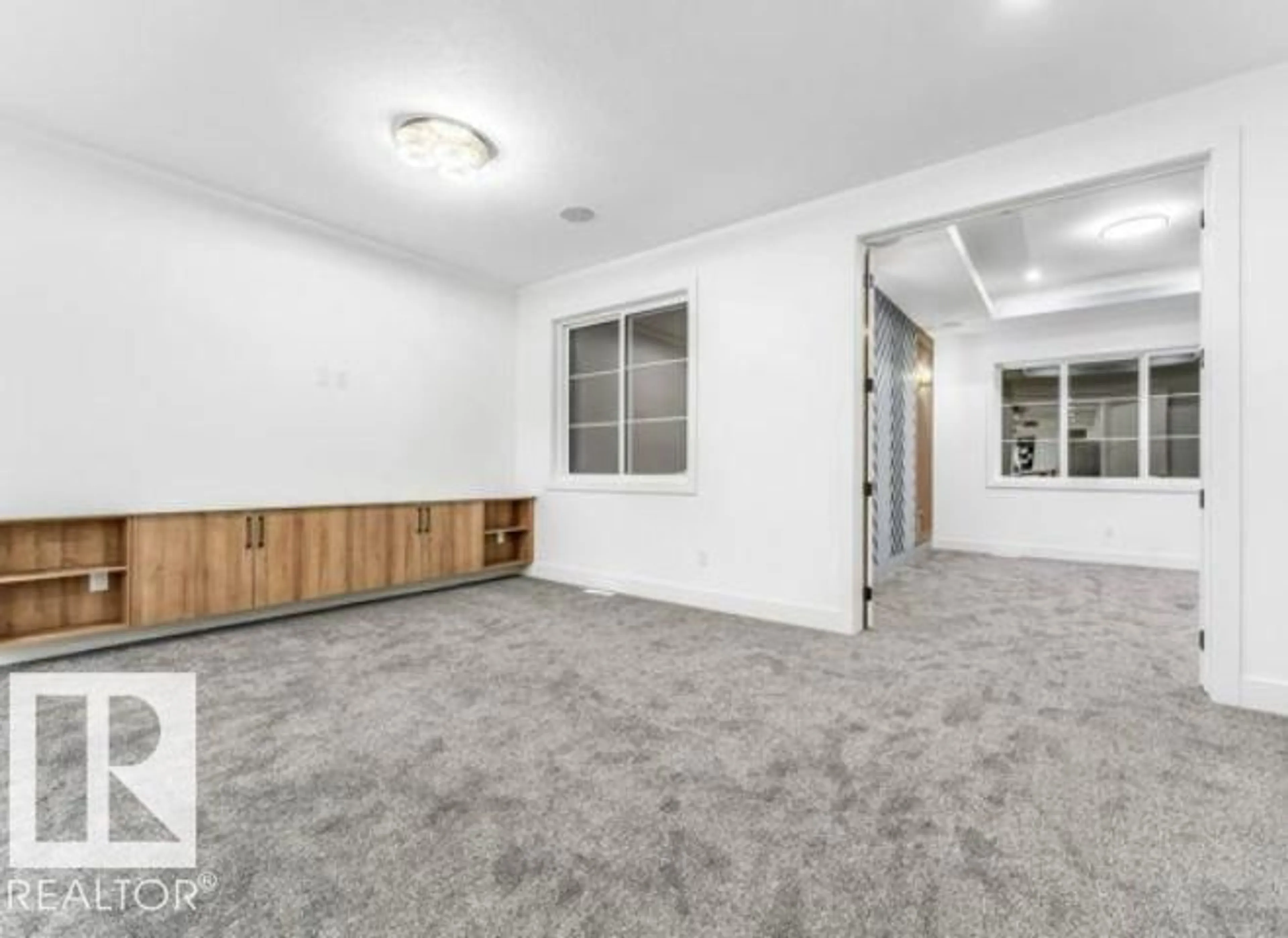 A pic of a room for SW - 8418 MAYDAY LI, Edmonton Alberta T6X2H6