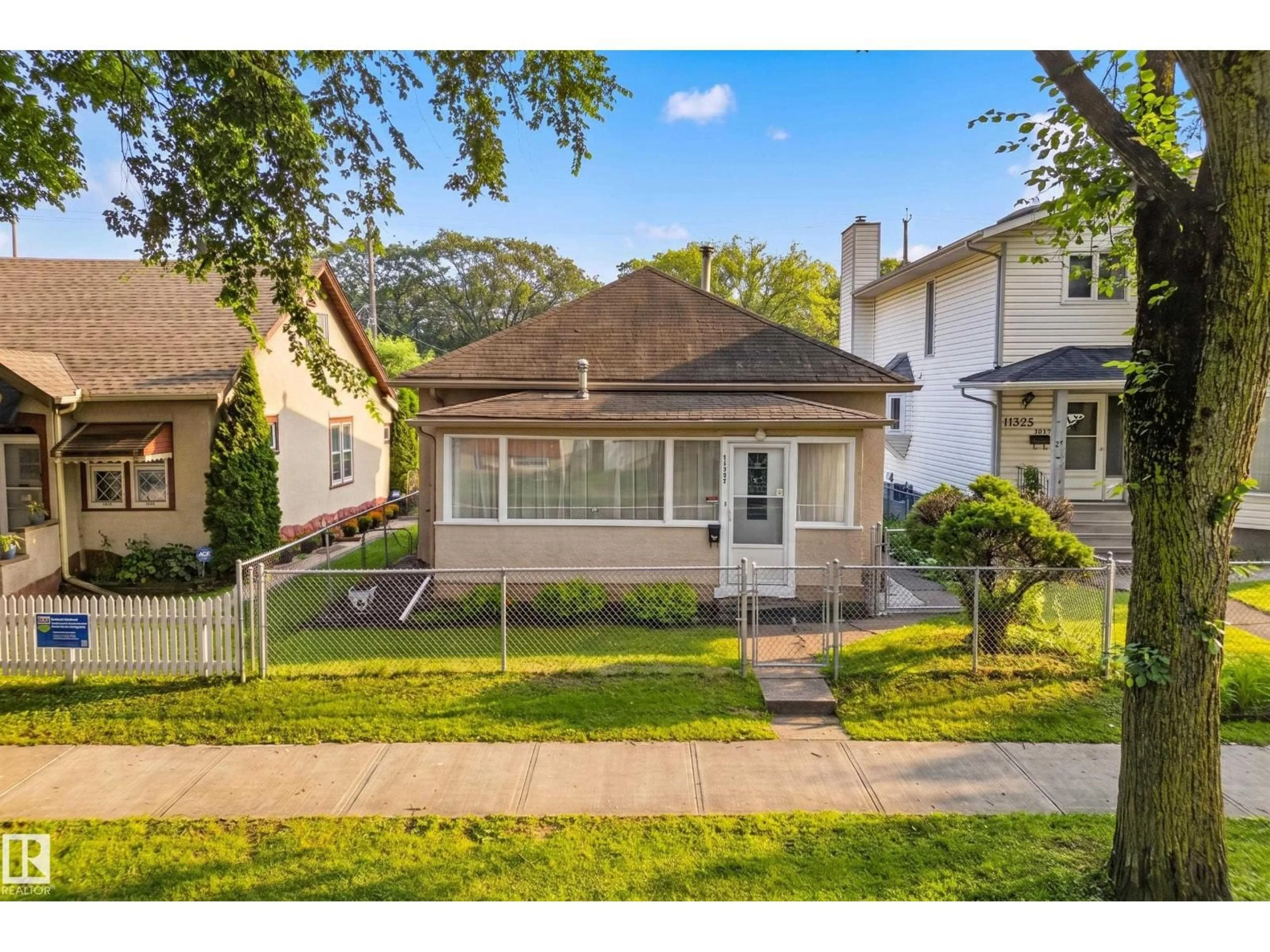 Unknown for 11327 91 ST, Edmonton Alberta T5B4A4
