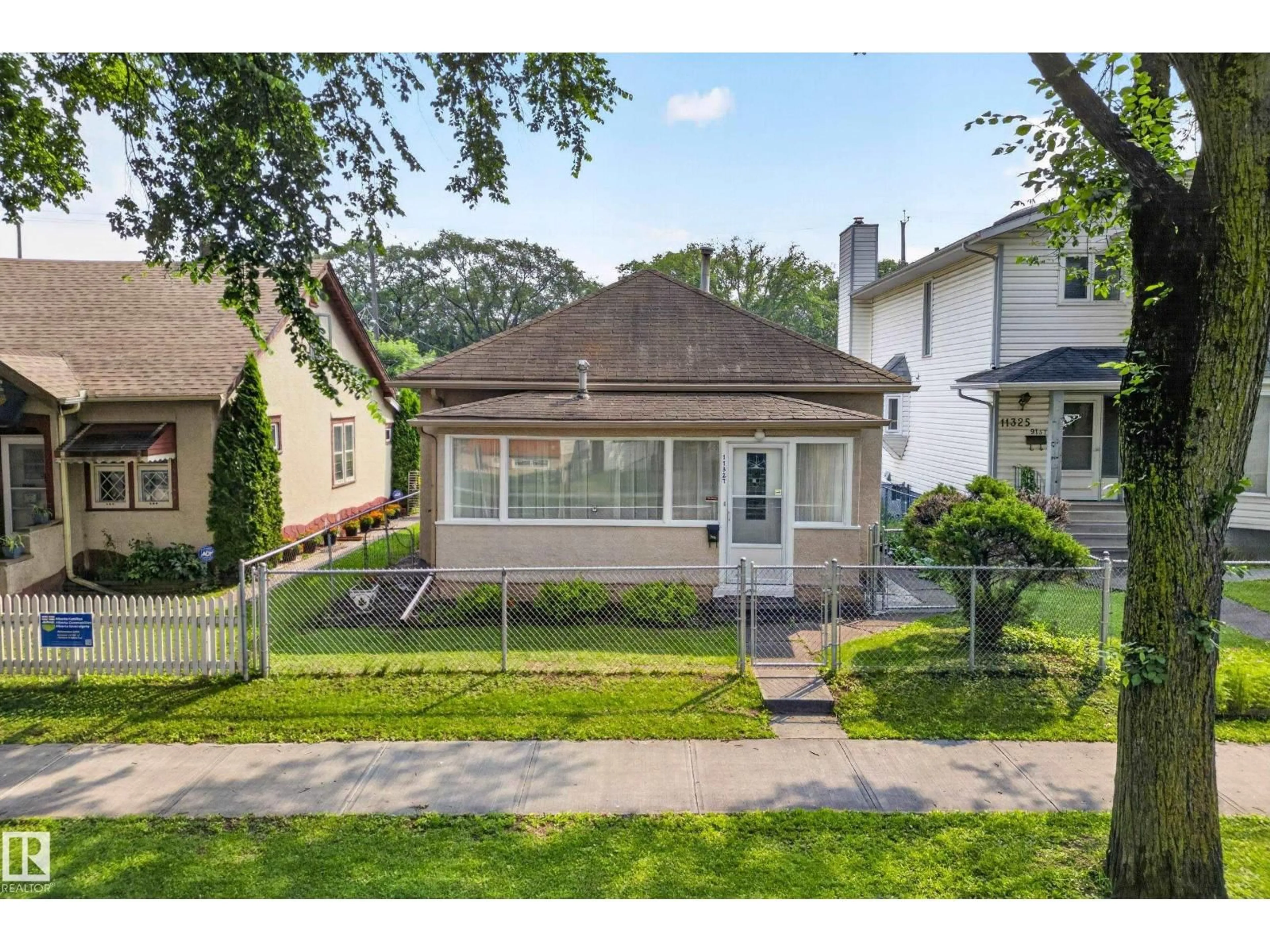 Unknown for 11327 91 ST, Edmonton Alberta T5B4A4