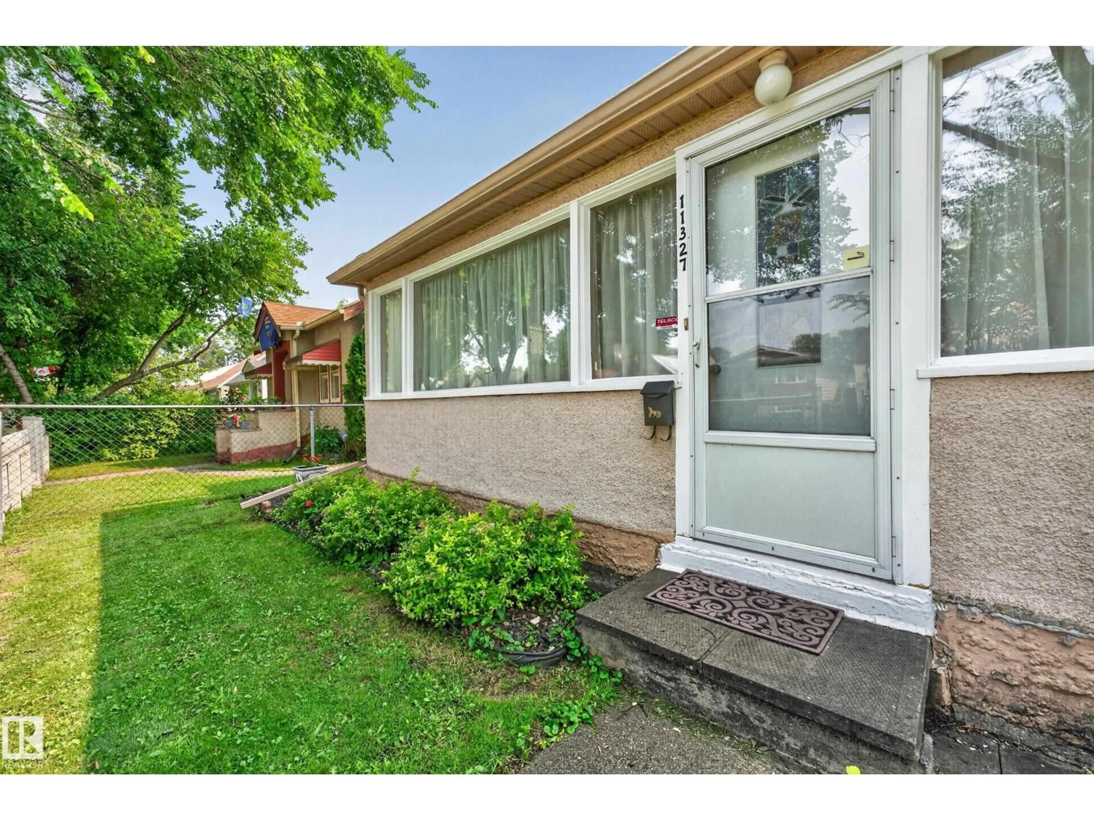 Unknown for 11327 91 ST, Edmonton Alberta T5B4A4