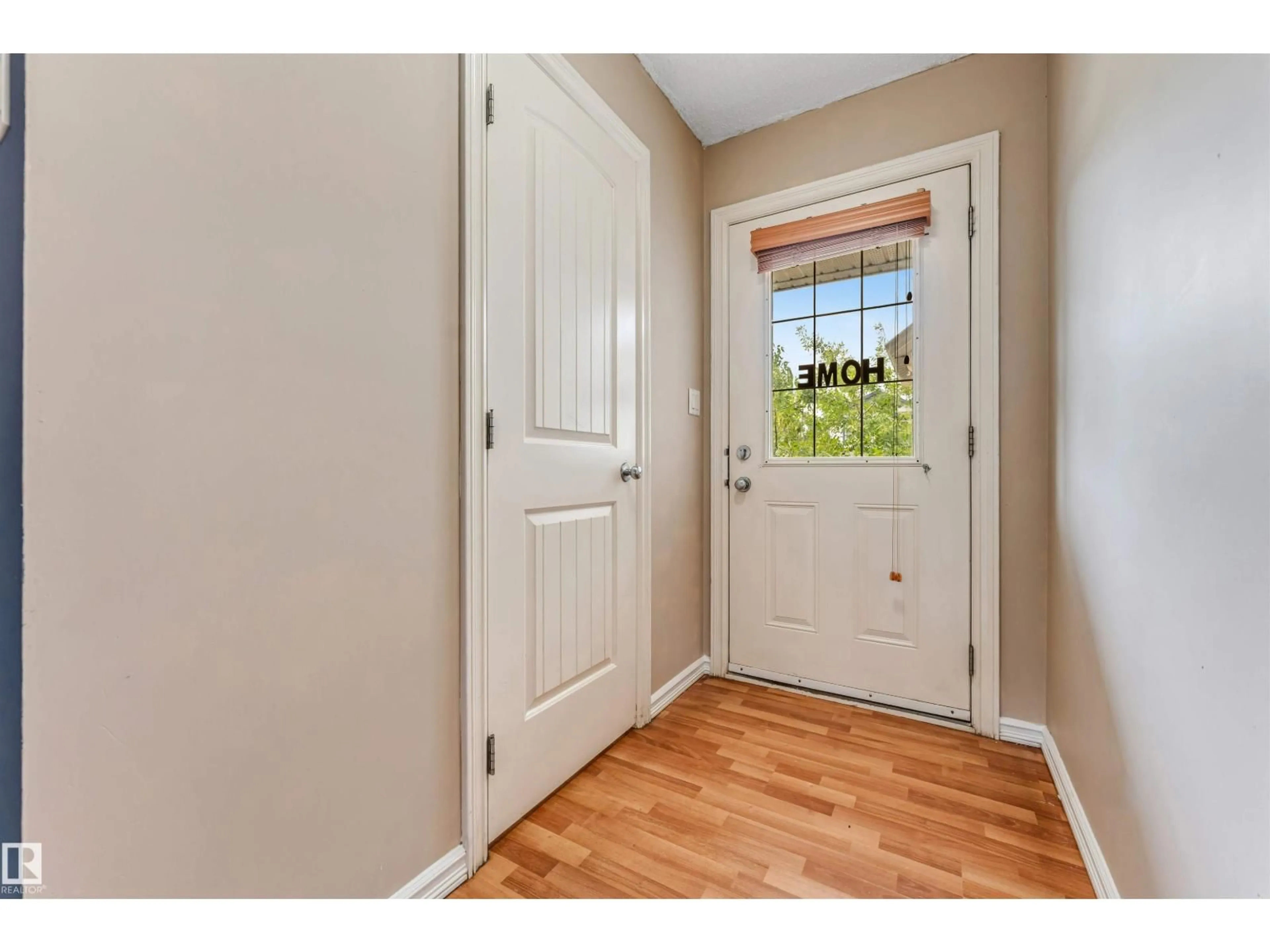 Indoor entryway for SW SW - 7743 8 AV, Edmonton Alberta T6X0A3