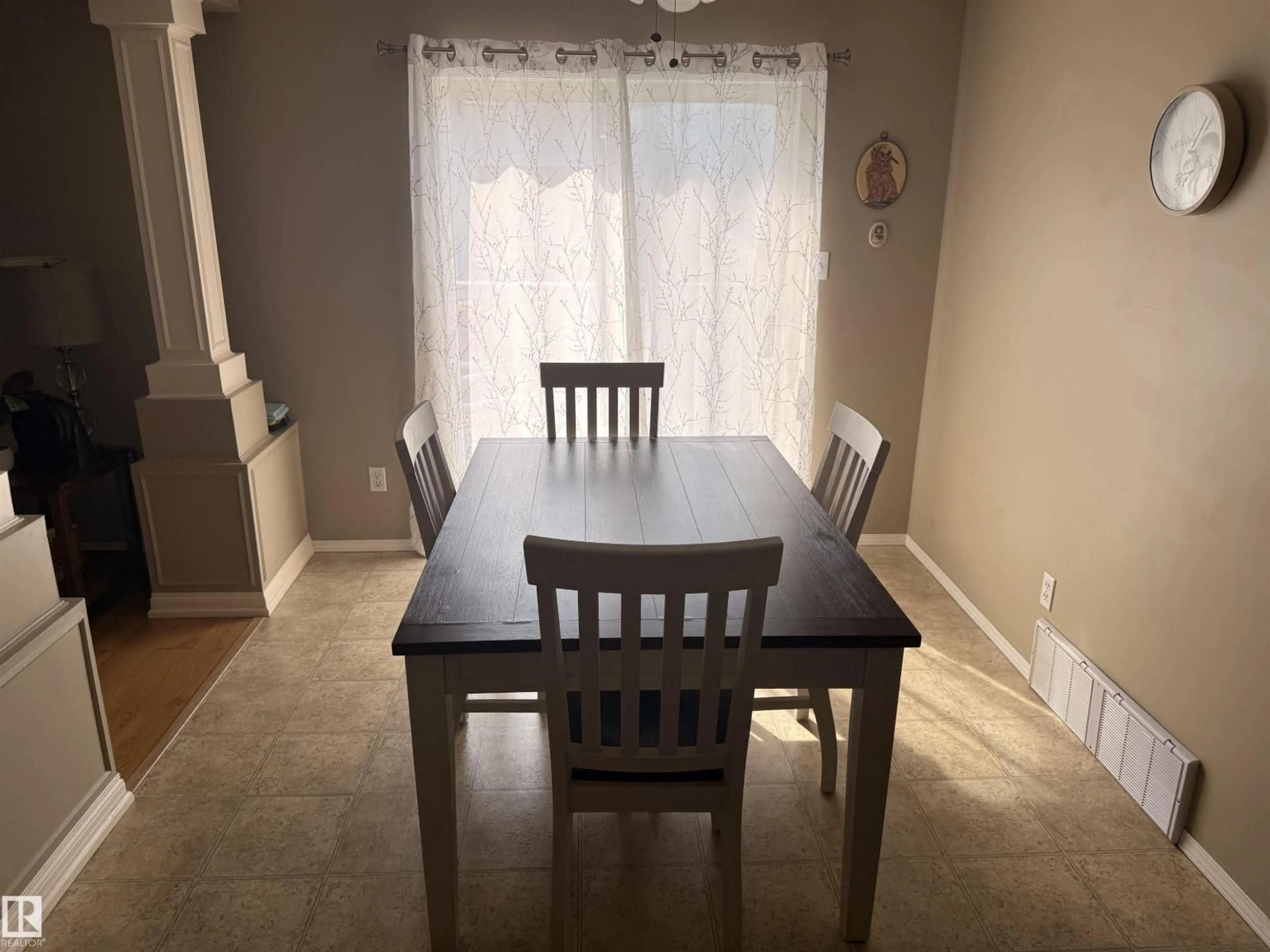 Dining room, unknown for 10 WESTON, Spruce Grove Alberta T7X3J5