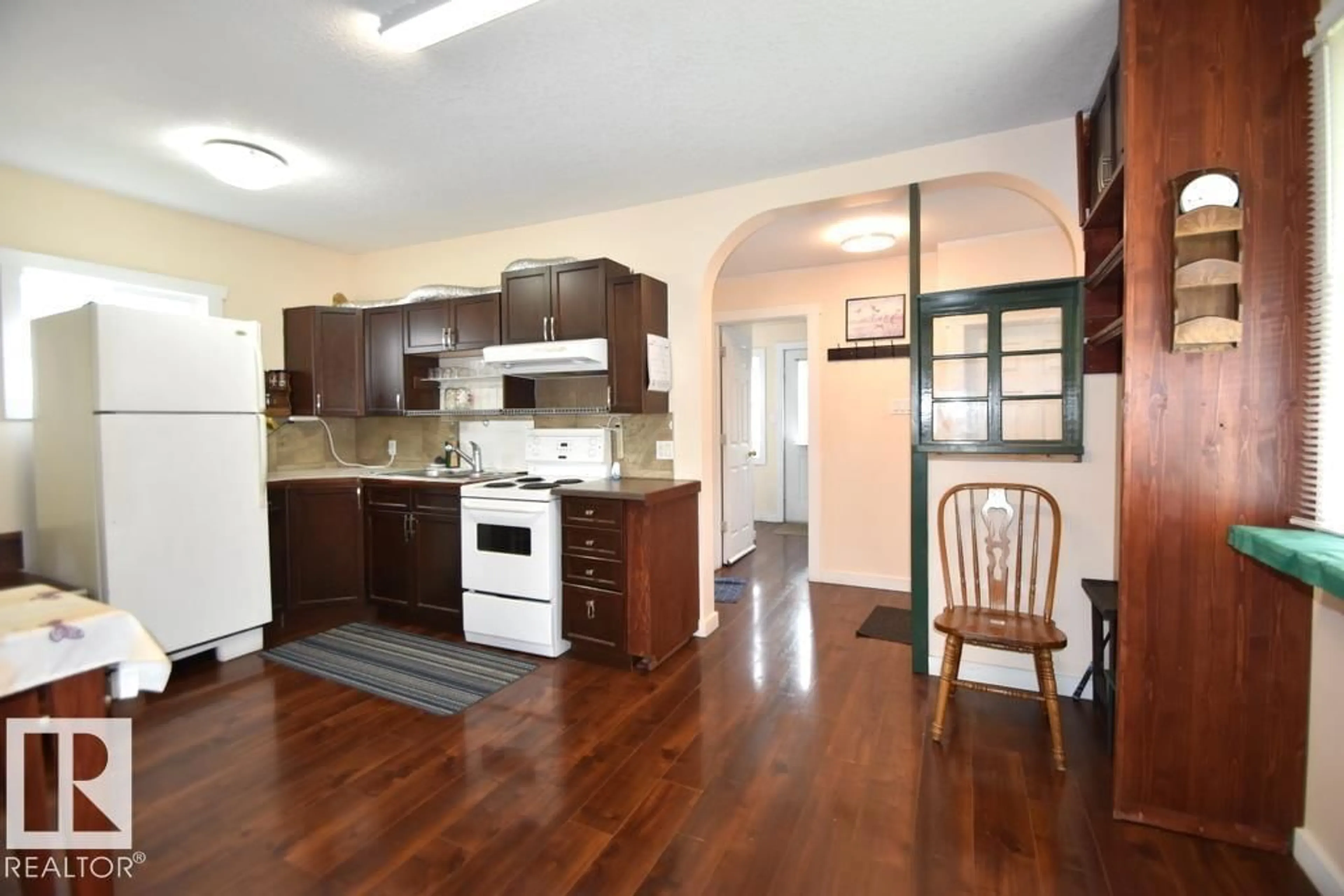 Standard kitchen, wood/laminate floor for 4917 49 ST, Redwater Alberta T0A2W0