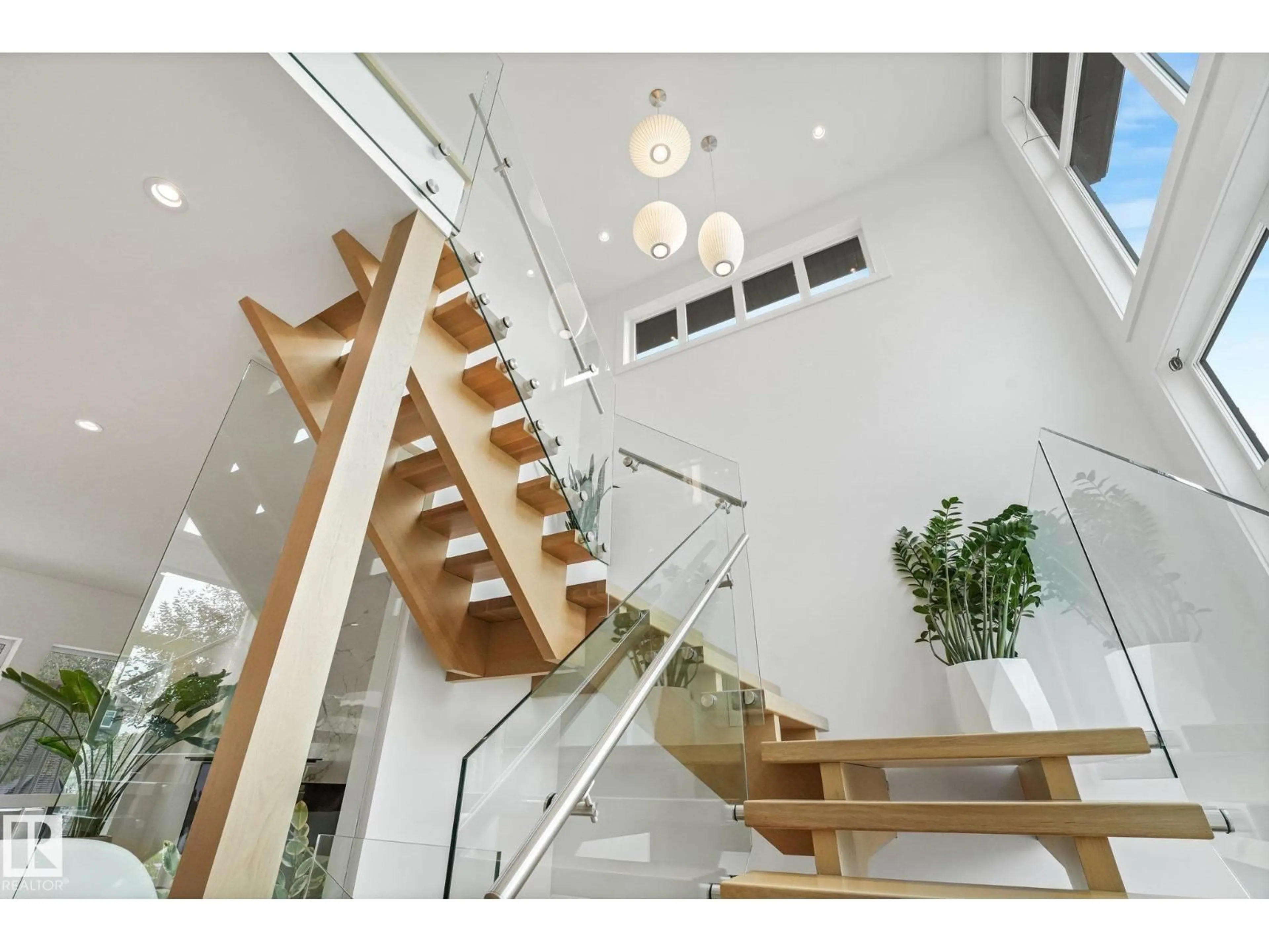 Stairs for 3328 CAMERON HEIGHTS LANDING NW, Edmonton Alberta T6M0J2