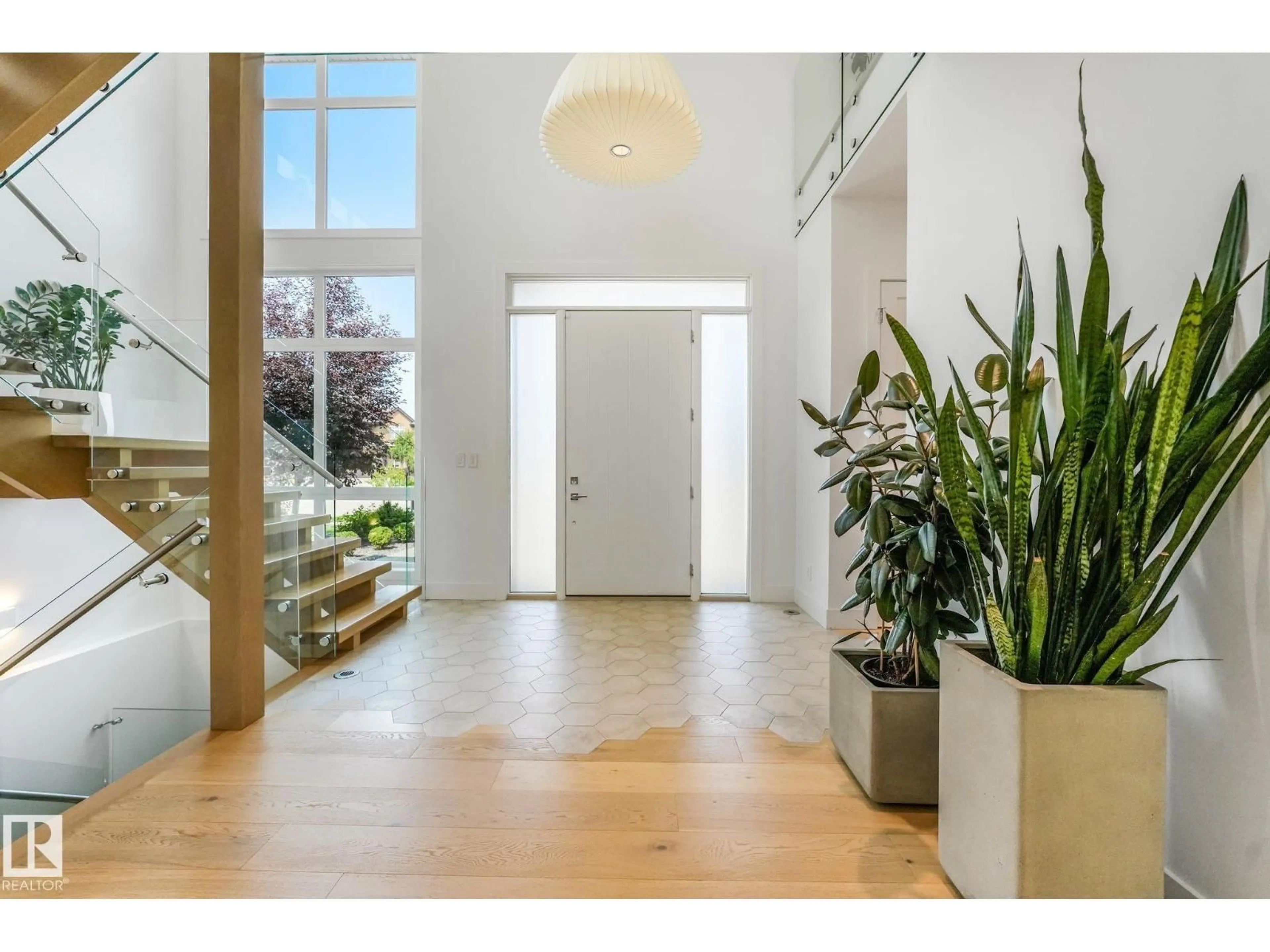 Indoor foyer for 3328 CAMERON HEIGHTS LANDING NW, Edmonton Alberta T6M0J2